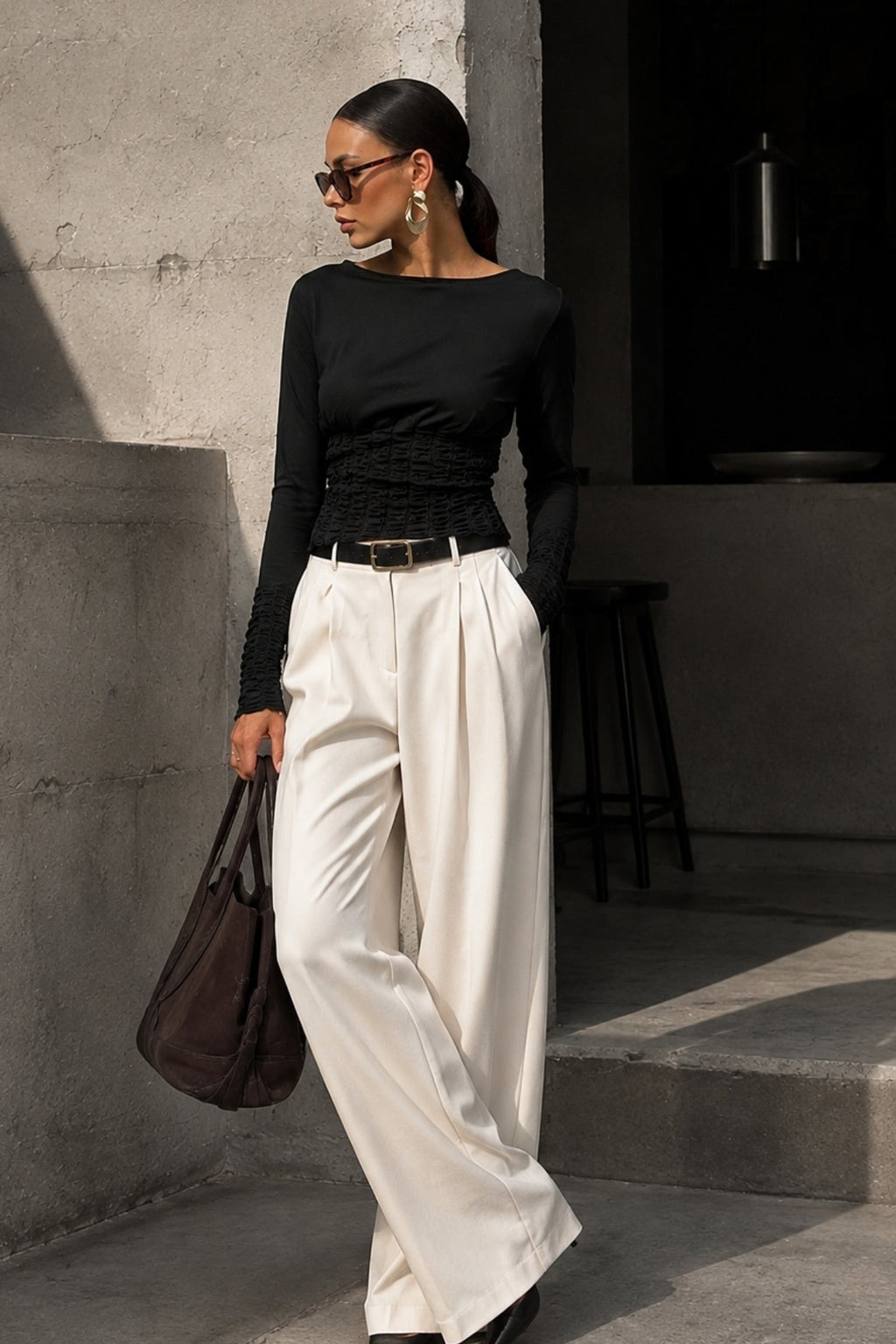 Gipe Detail Fitted Waist Boat-Neck Black Blouse