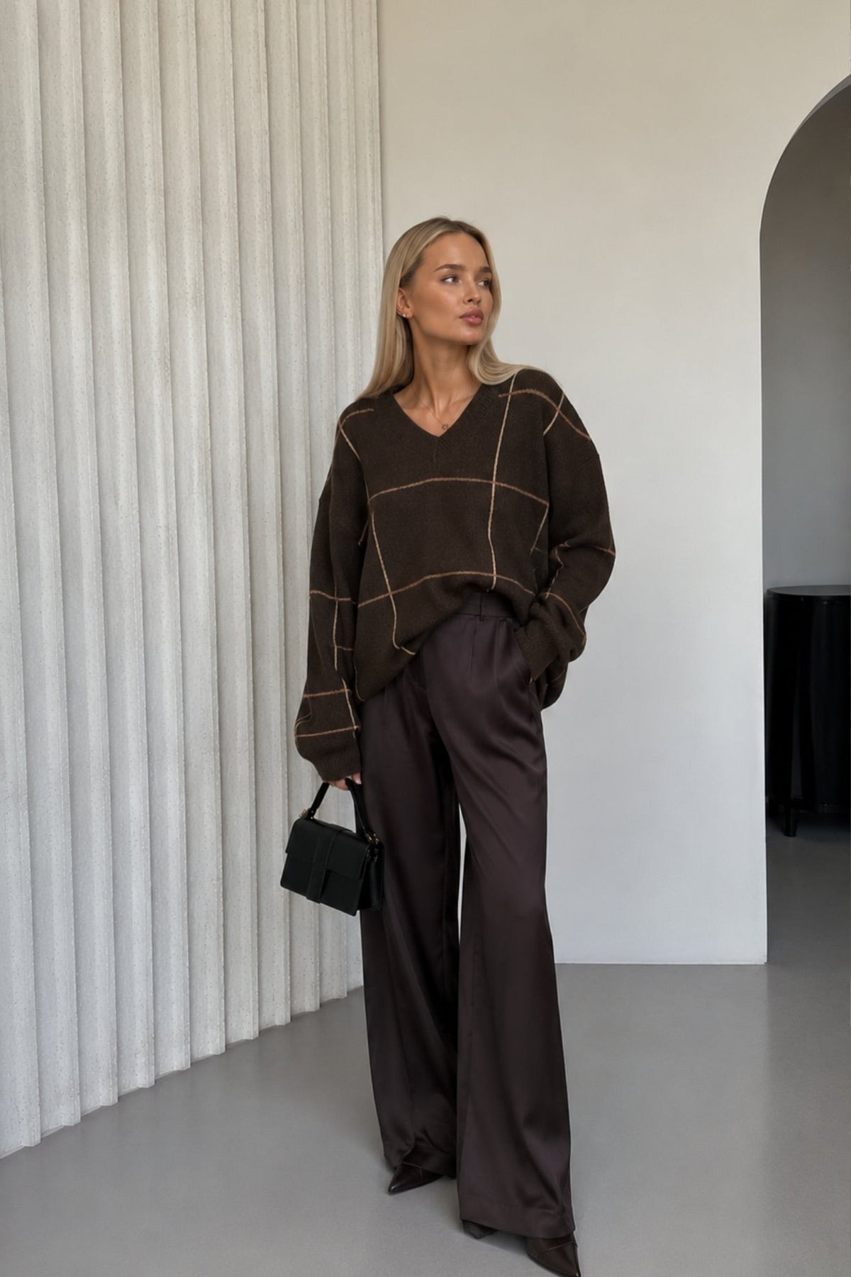 Plaid Pattern Crew Neck Textured Brown Knit Kazak