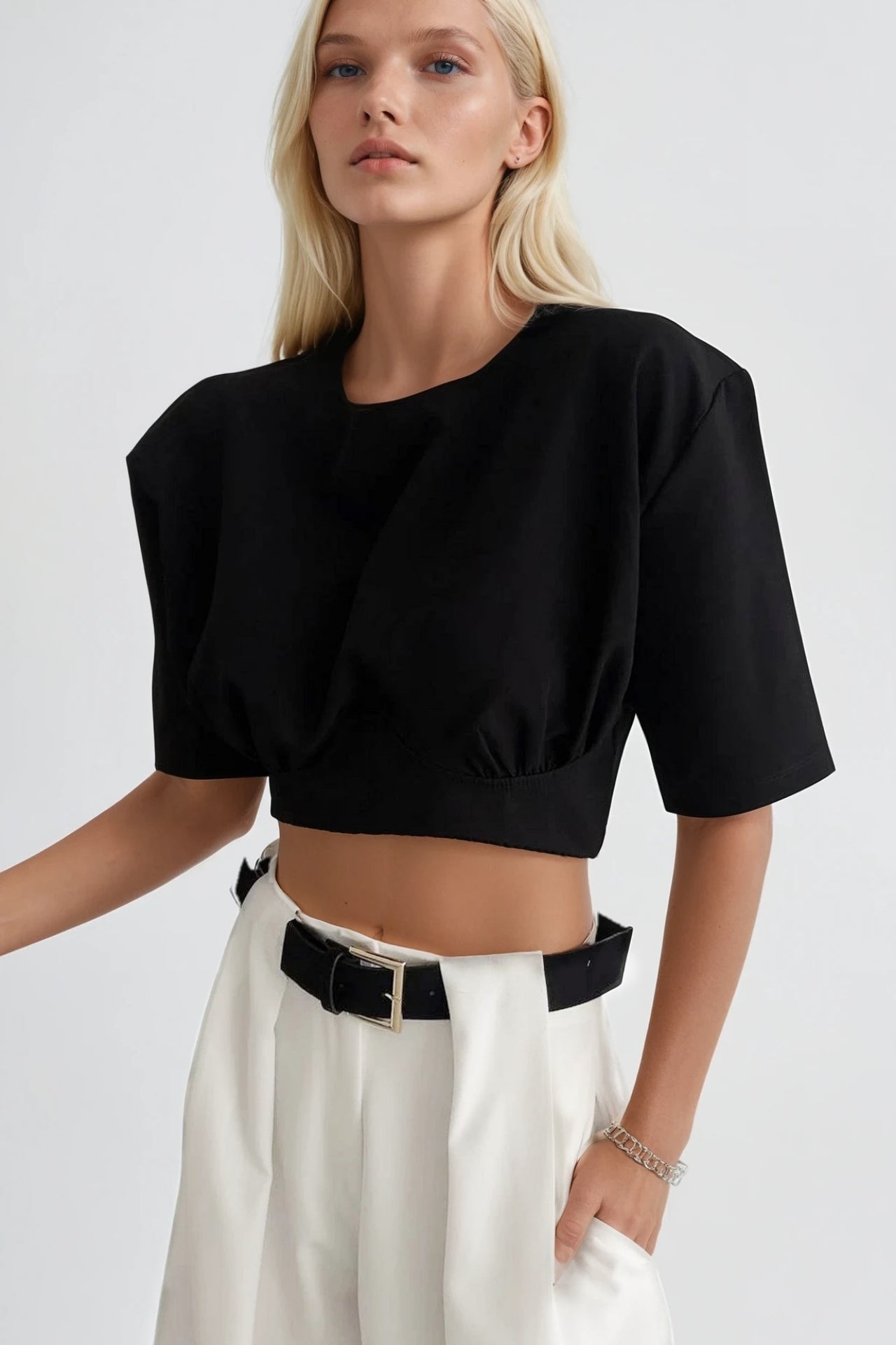 Waist-Fitted Crop Black T-Shirt