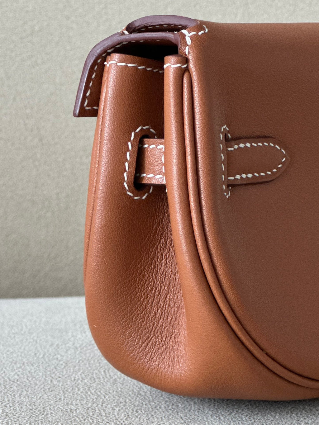 Handmade Swift Leather Crossbody Bag with Mini Pouch – Gold Brown