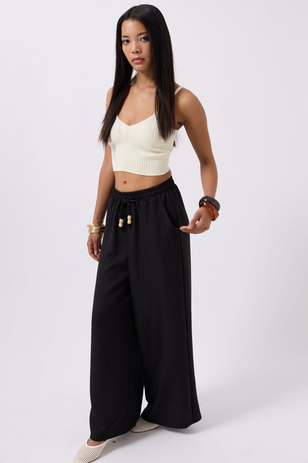 Accessory Detail Linen Black Pants