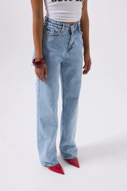 Back Laser Cut Wide Leg Blue Jeans + T-shirt