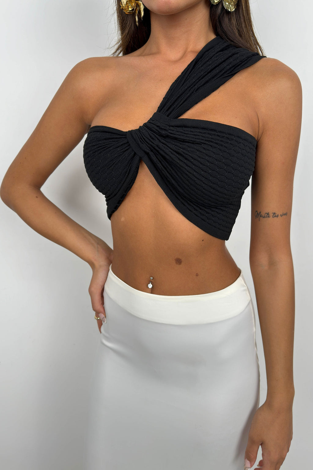 Asymmetric Tie One-Shoulder Black Crop