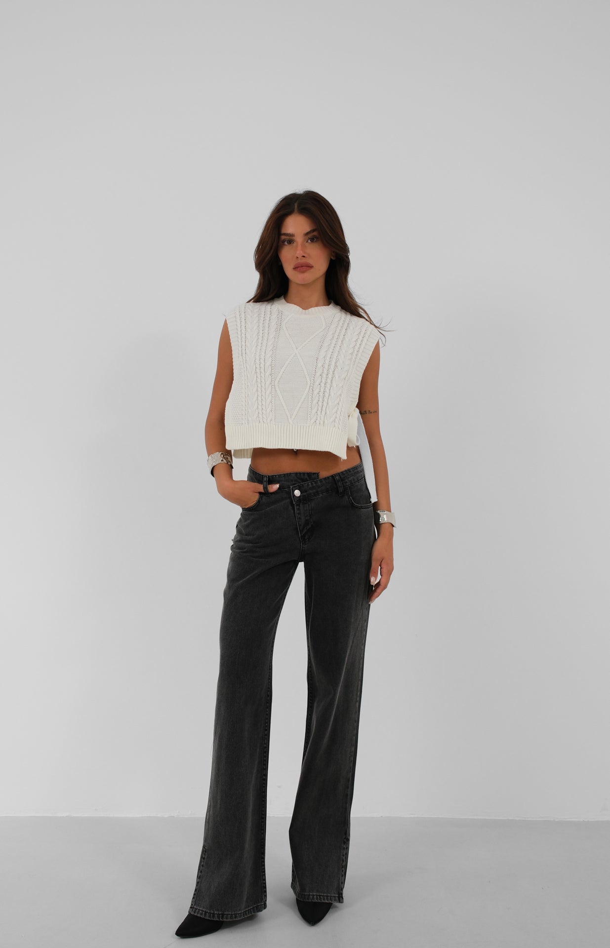 Asymmetric Kemer Slit Hem Black Jeans