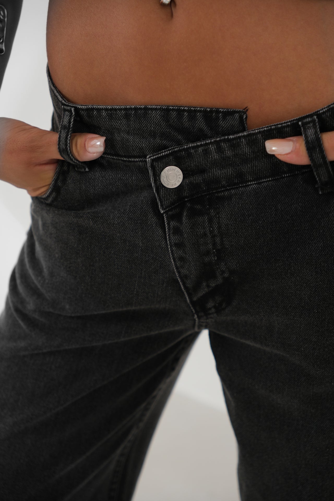 Asymmetric Kemer Slit Hem Black Jeans