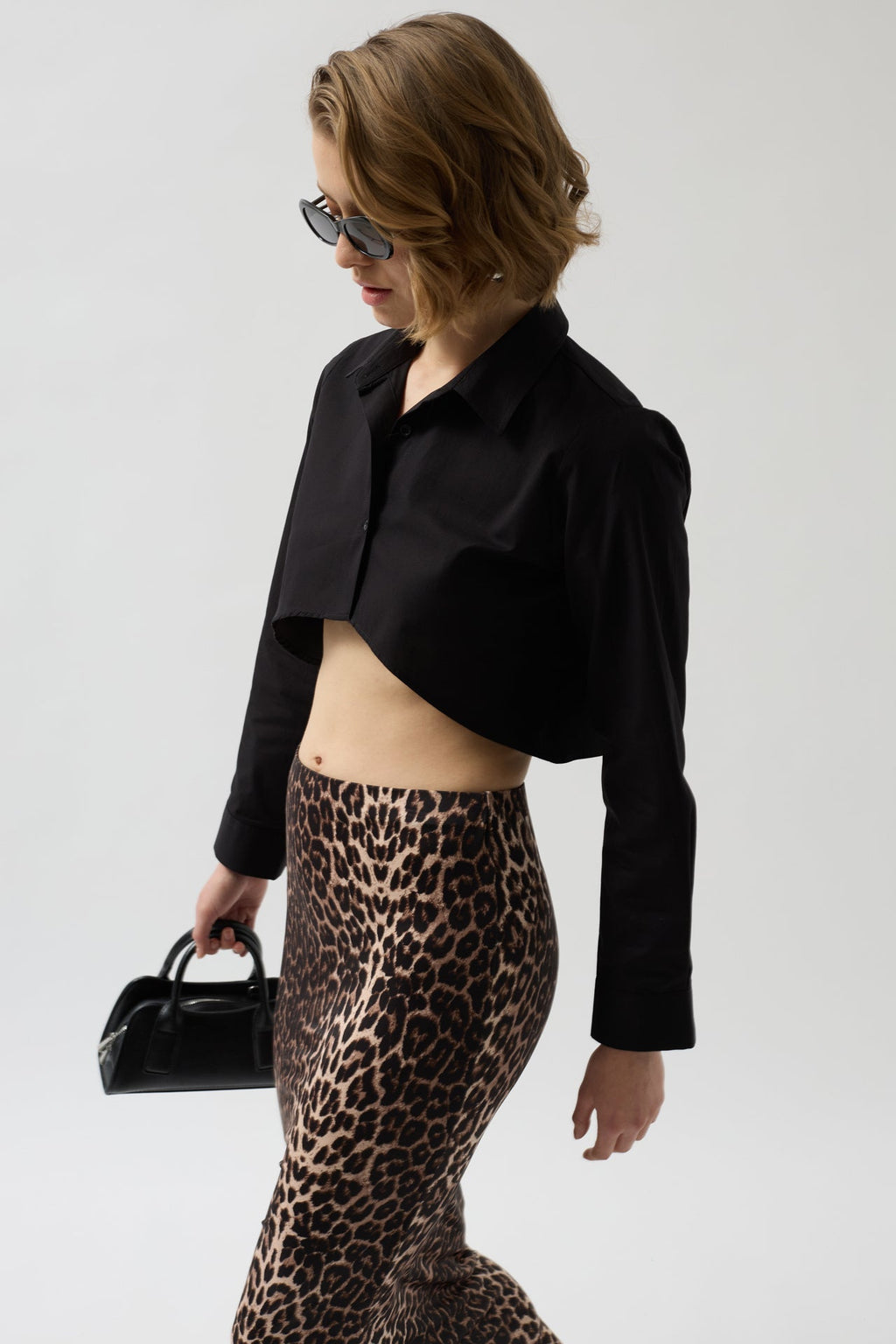 Asymmetric Kesim Black Crop Shirt