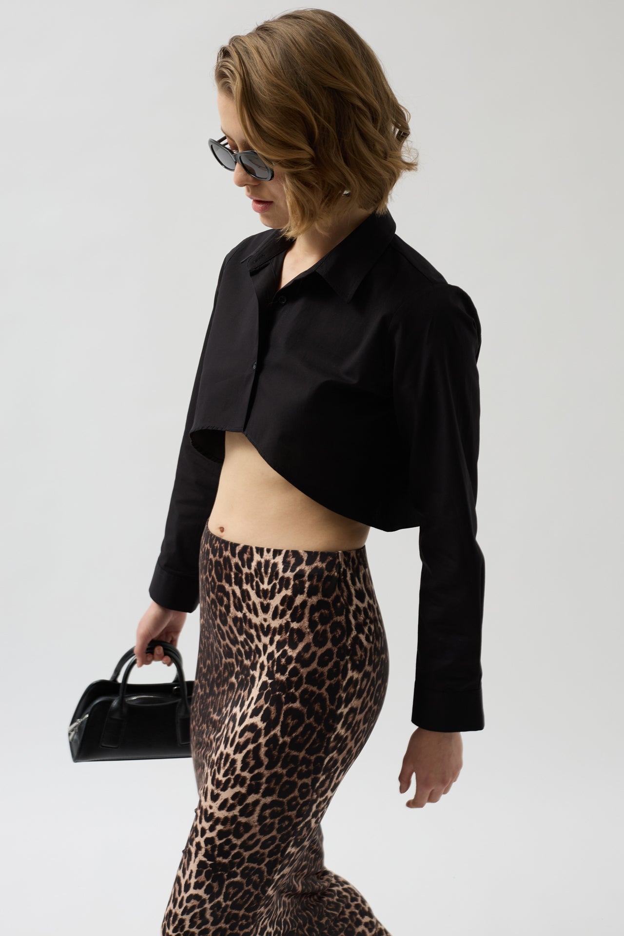 Asymmetric Kesim Black Crop Shirt