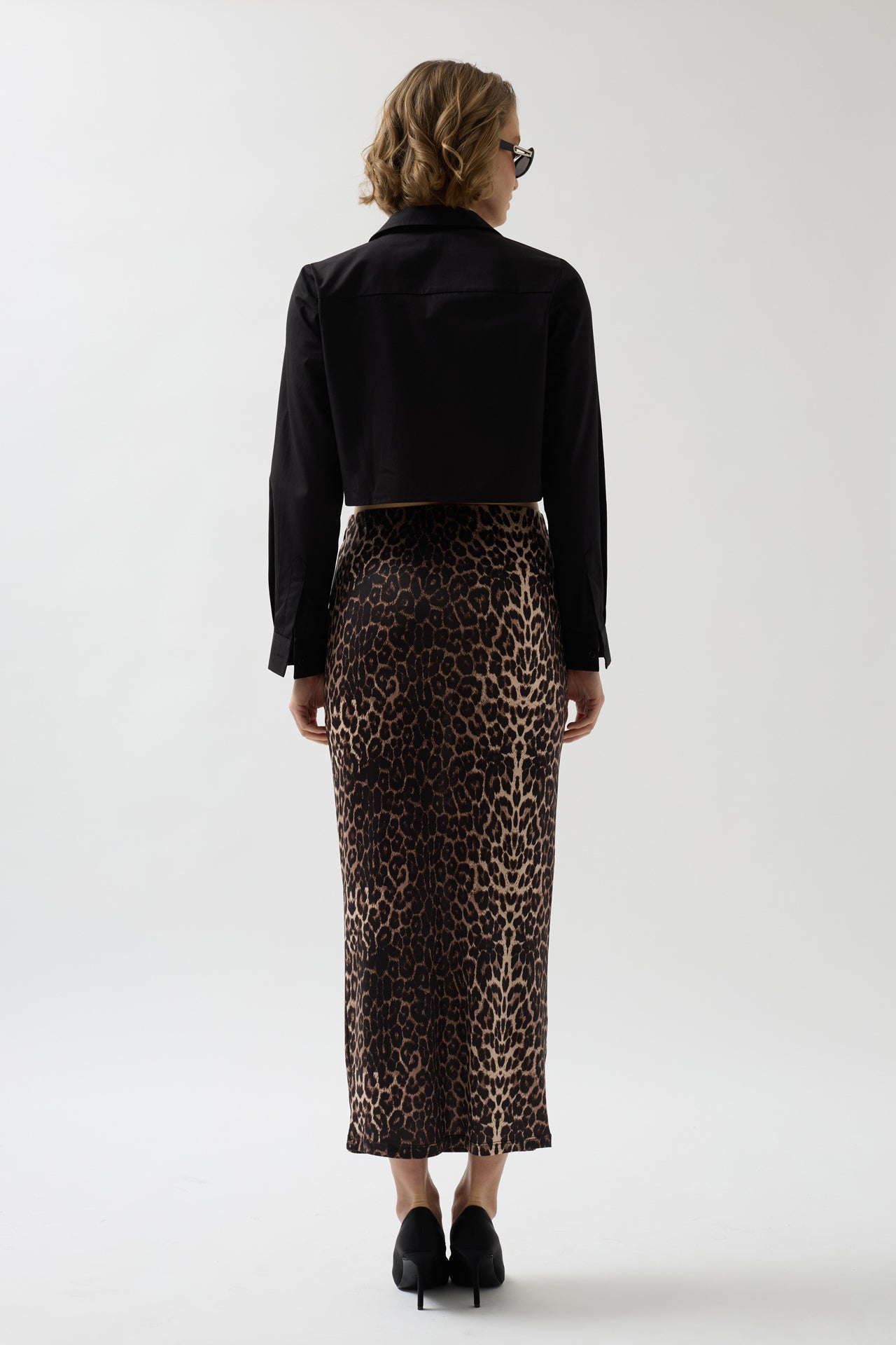 Asymmetric Kesim Black Crop Shirt