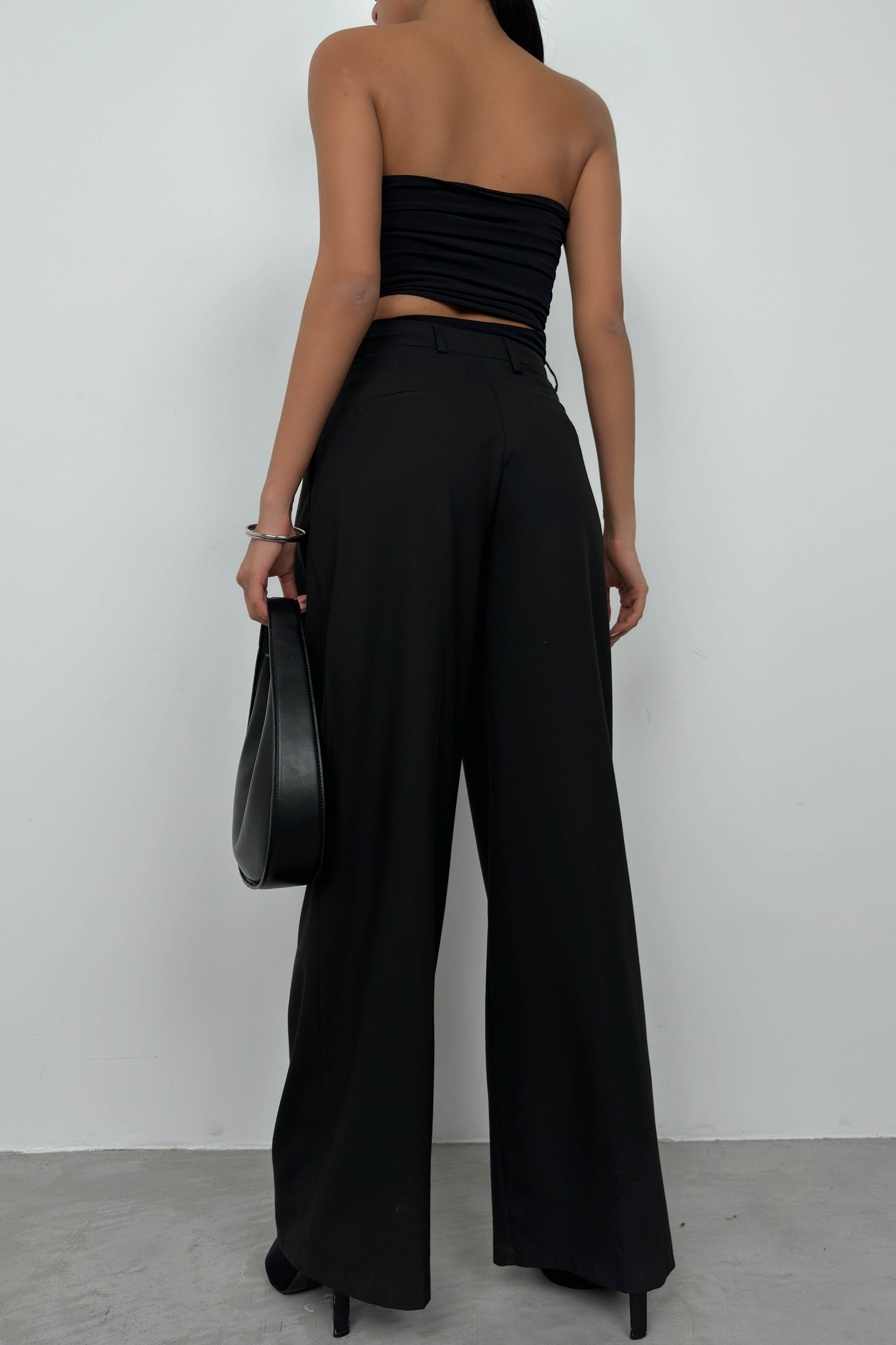 Asymmetric Strapless Black Crop