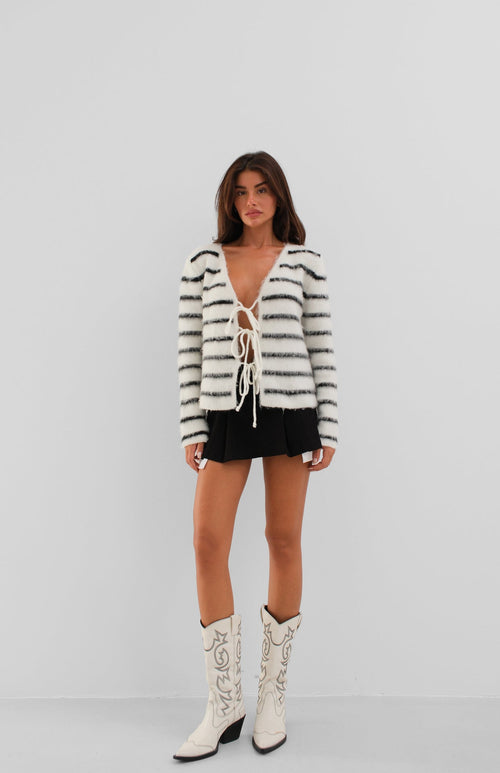 Bagcik Detailed Striped Sakalli Knit White Cardigan