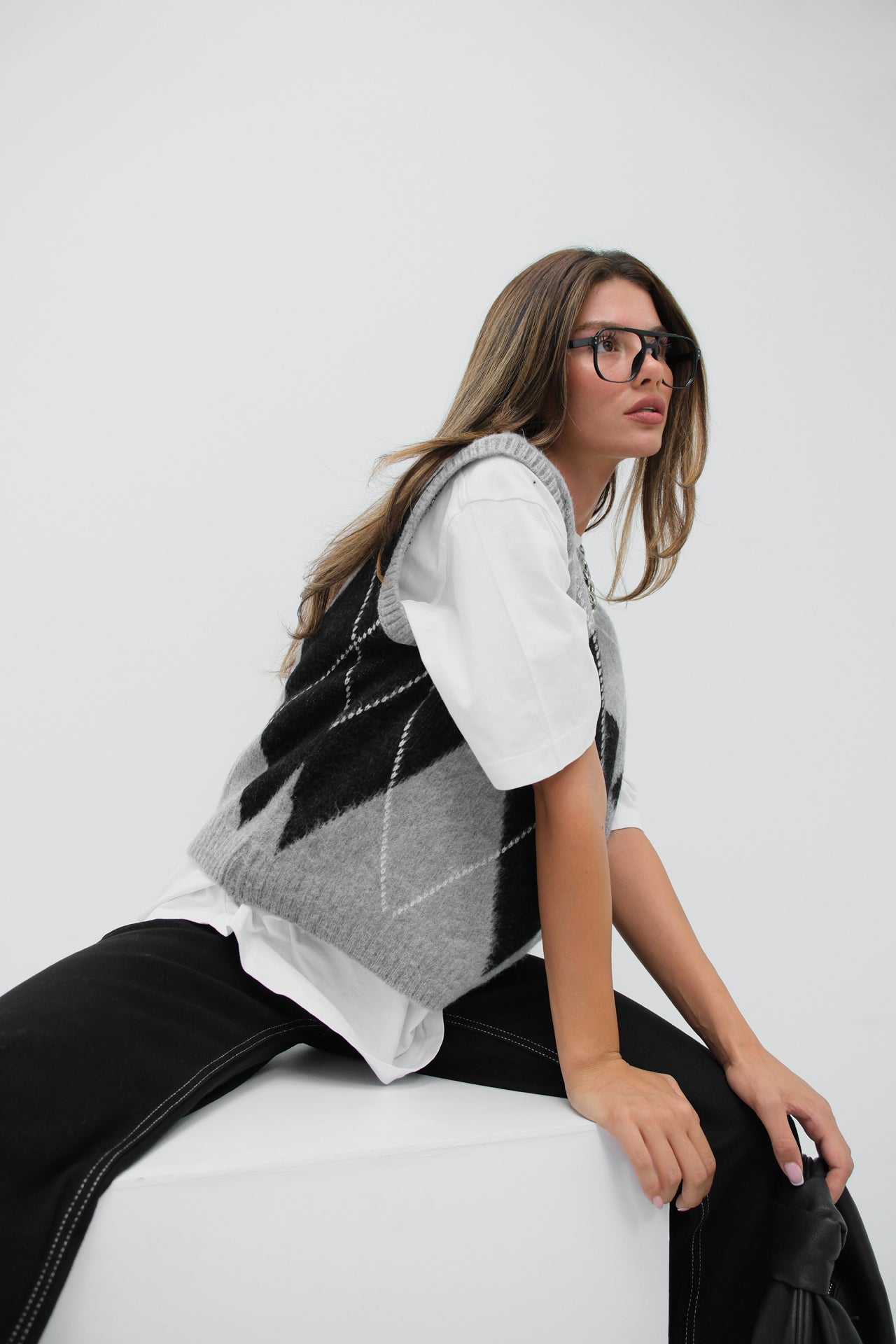 Baklava Patterned Gray Crop Sweater