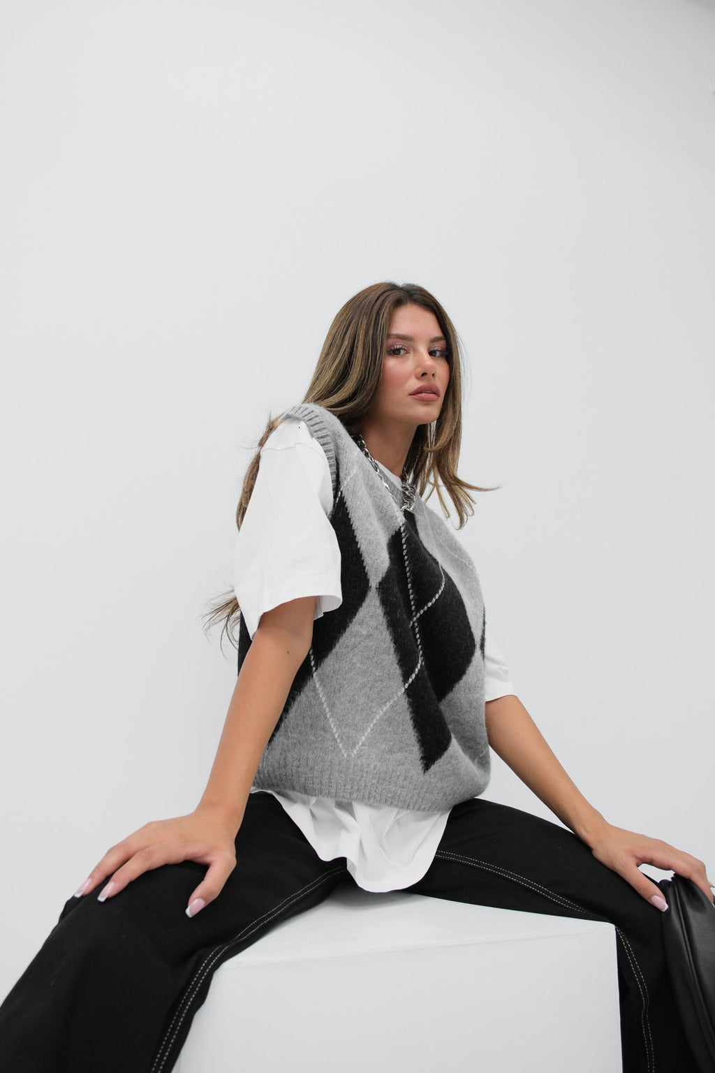 Baklava Patterned Gray Crop Sweater