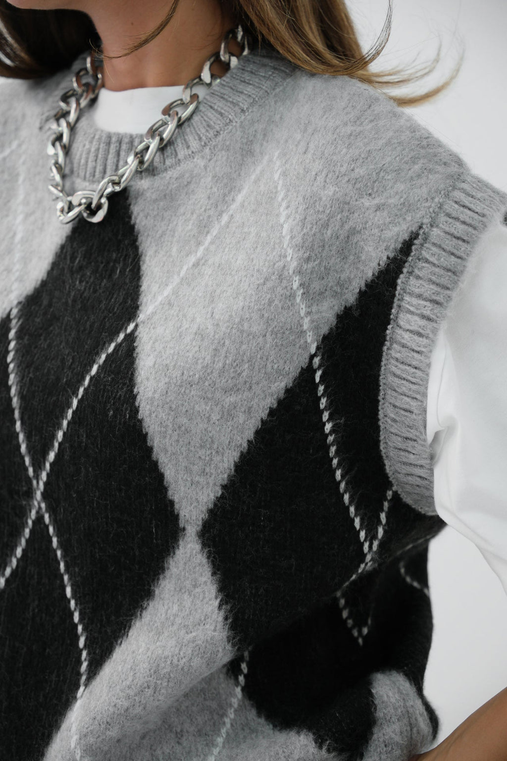 Baklava Patterned Gray Crop Sweater