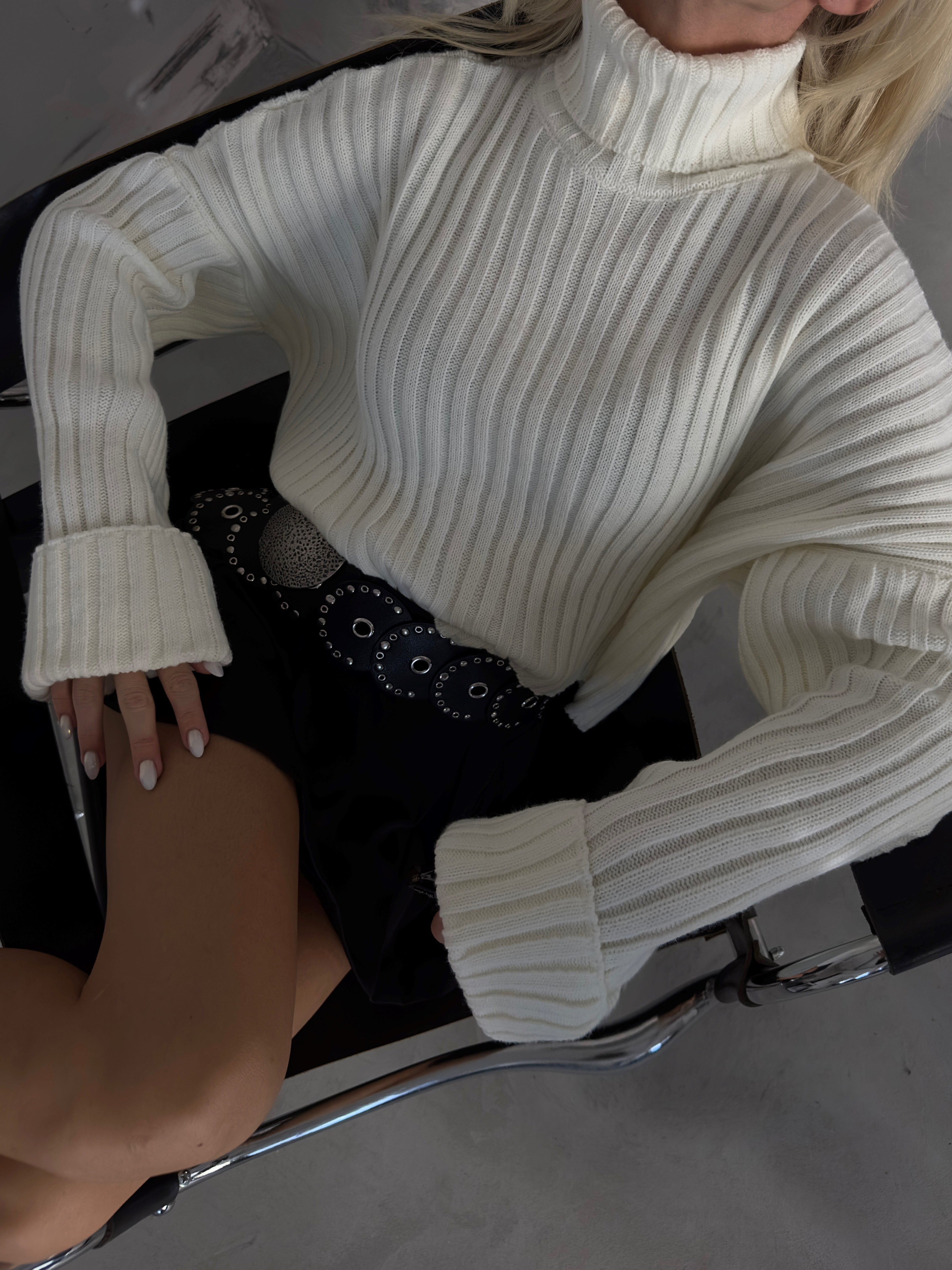 Turtleneck Fitilli Ecru Crop Sweater
