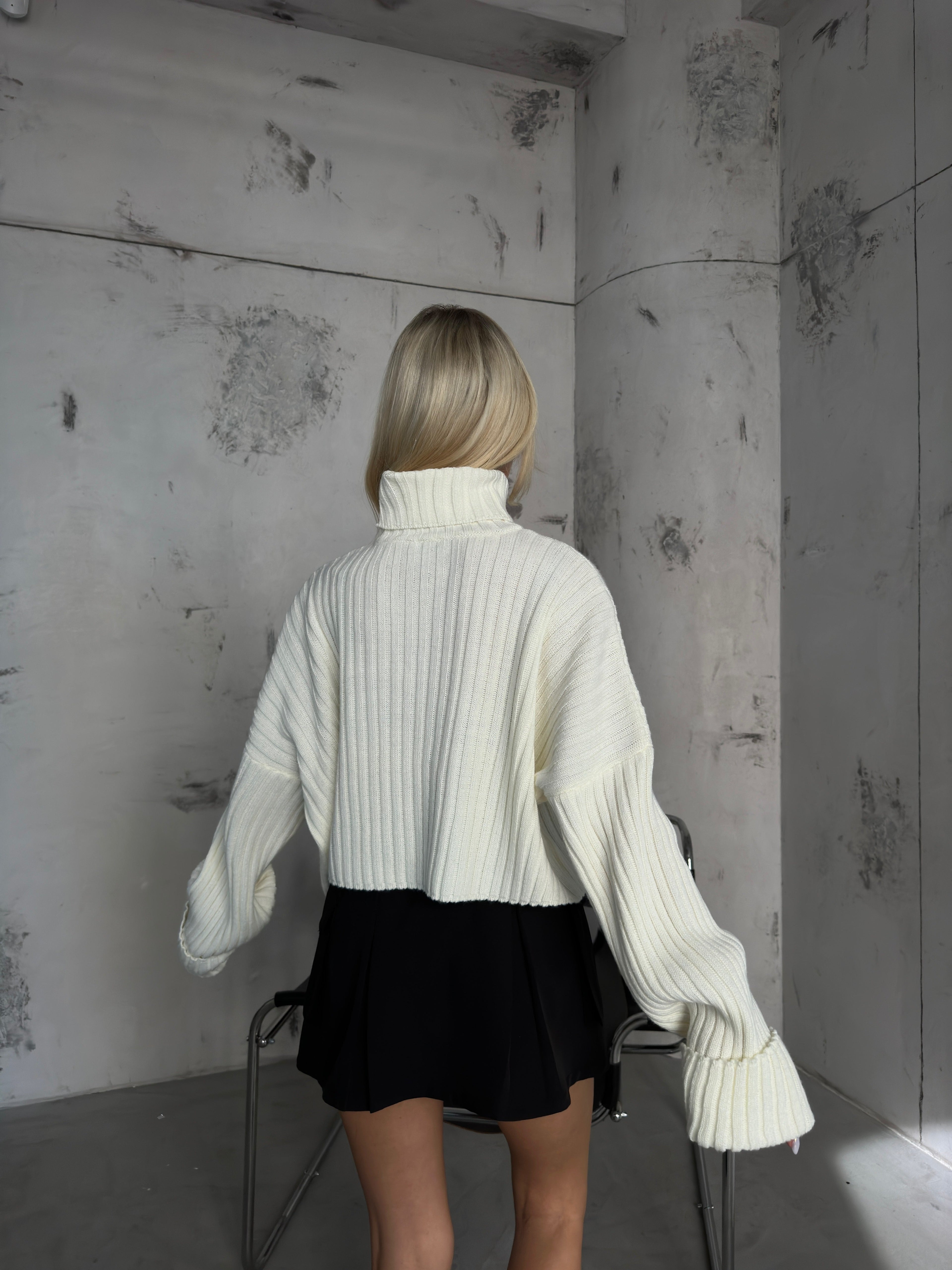 Turtleneck Fitilli Ecru Crop Sweater