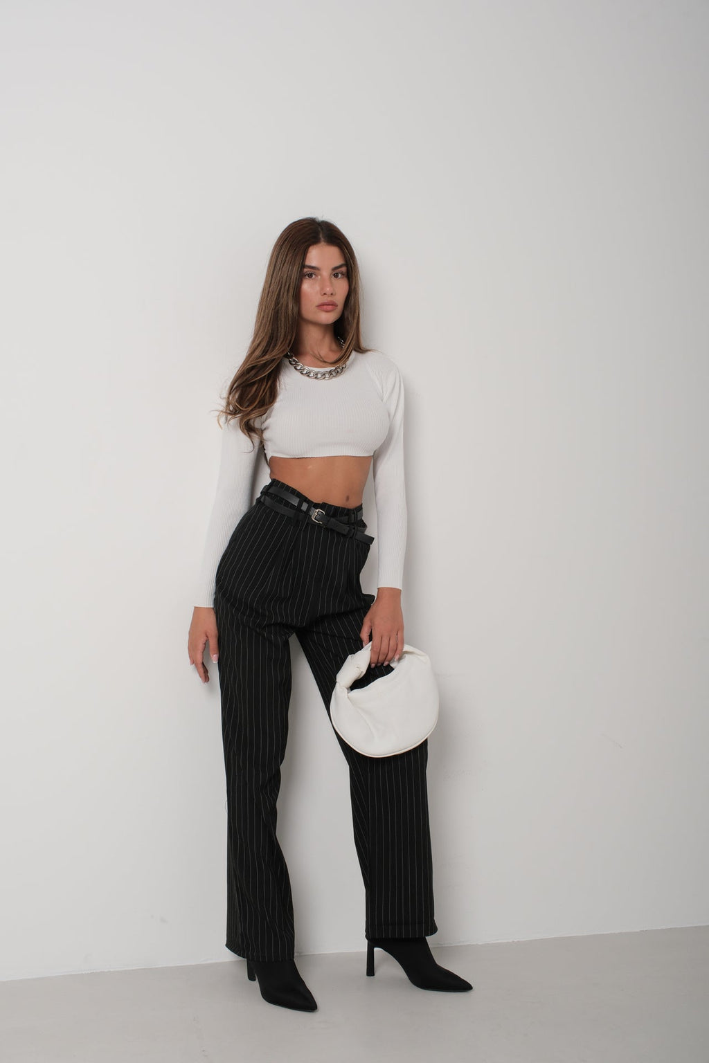 Basic White Crop Knit Blouse