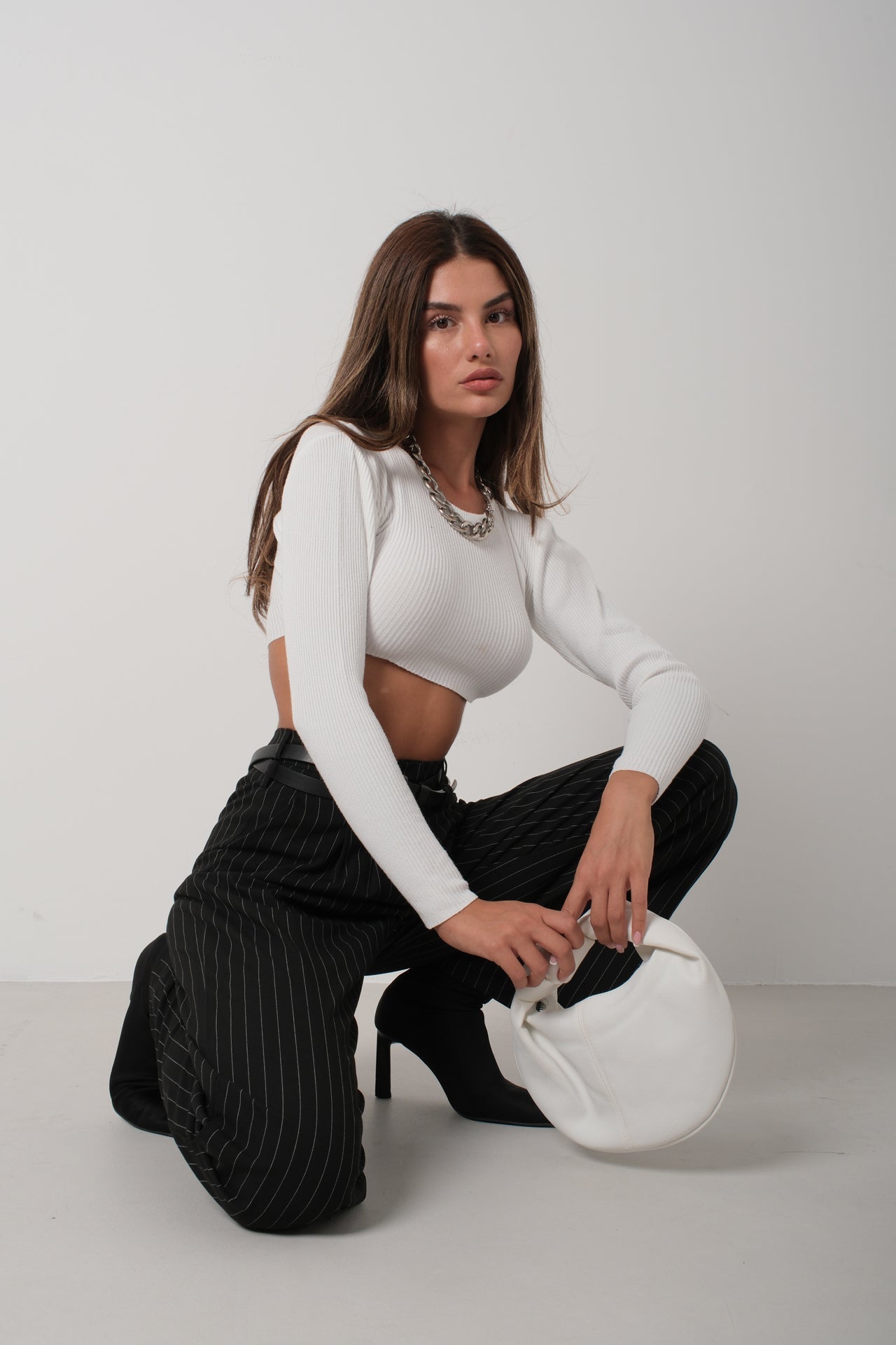 Basic White Crop Knit Blouse