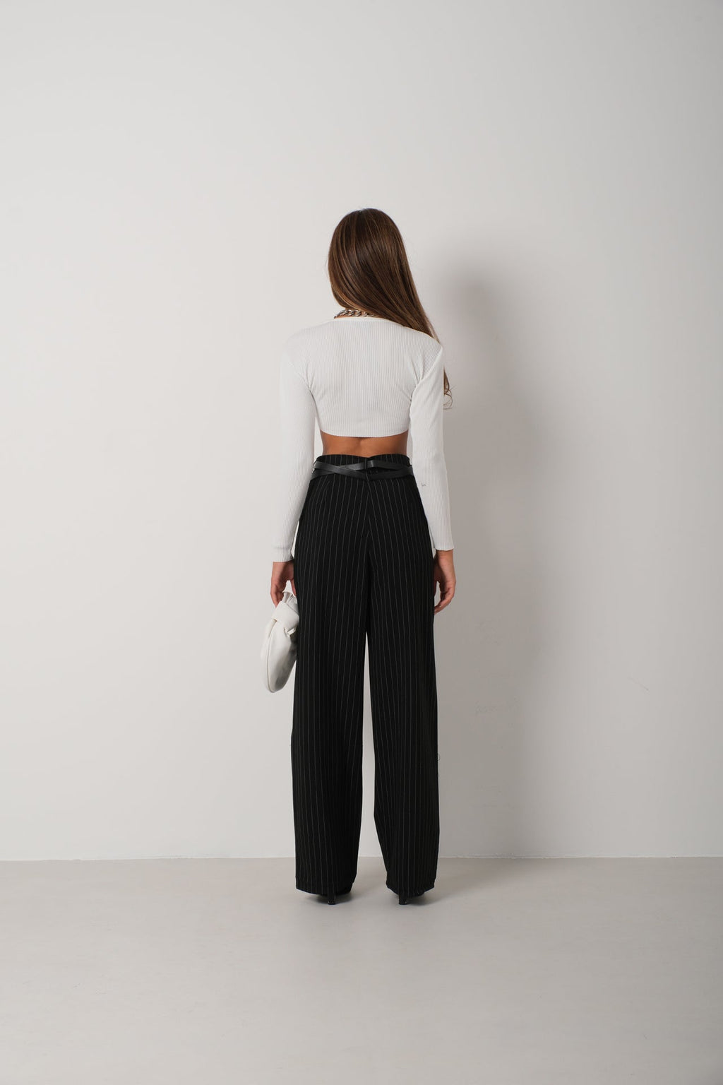 Basic White Crop Knit Blouse