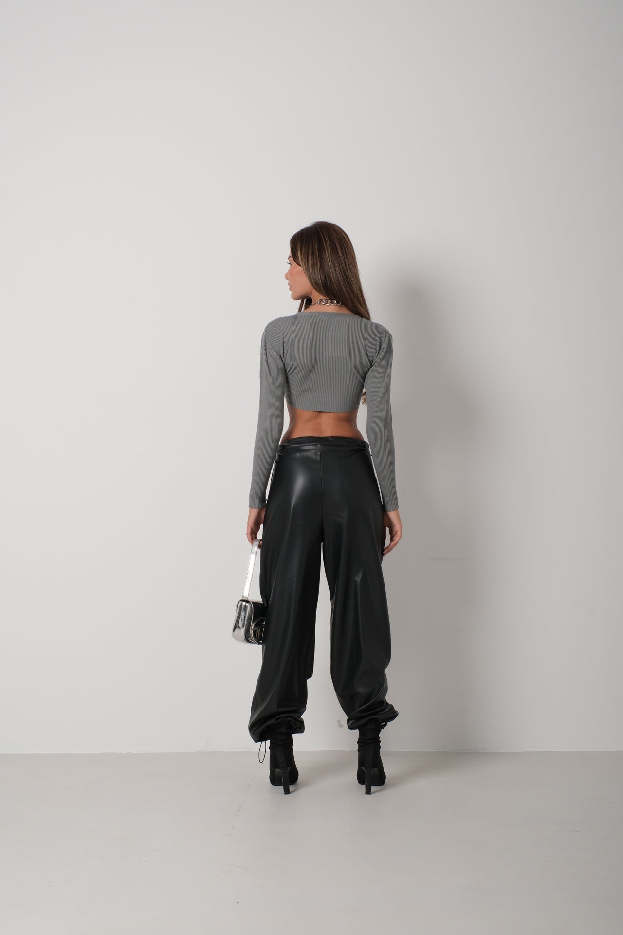 Basic Gray Crop Knit Blouse