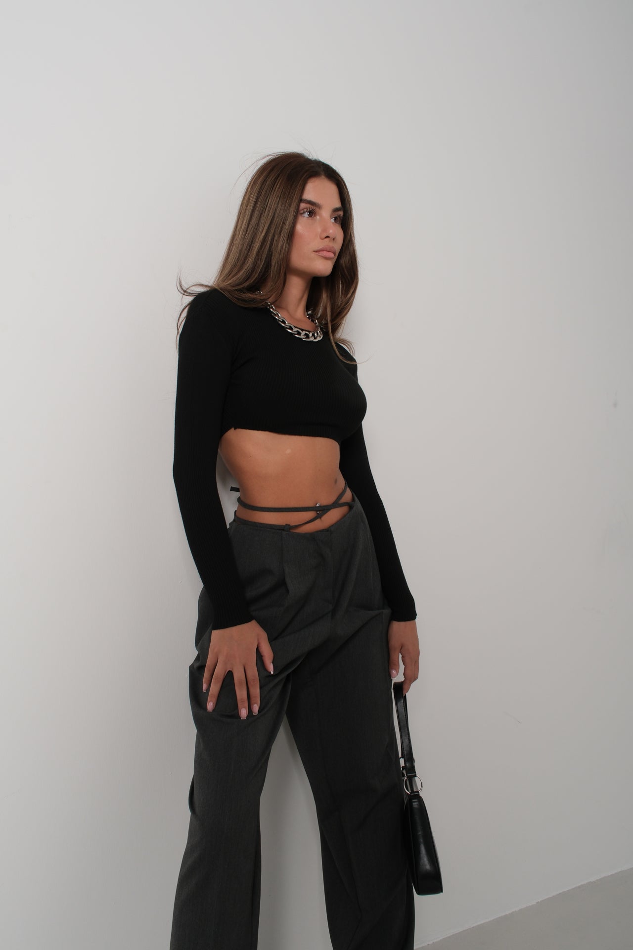 Basic Black Crop Knit Blouse