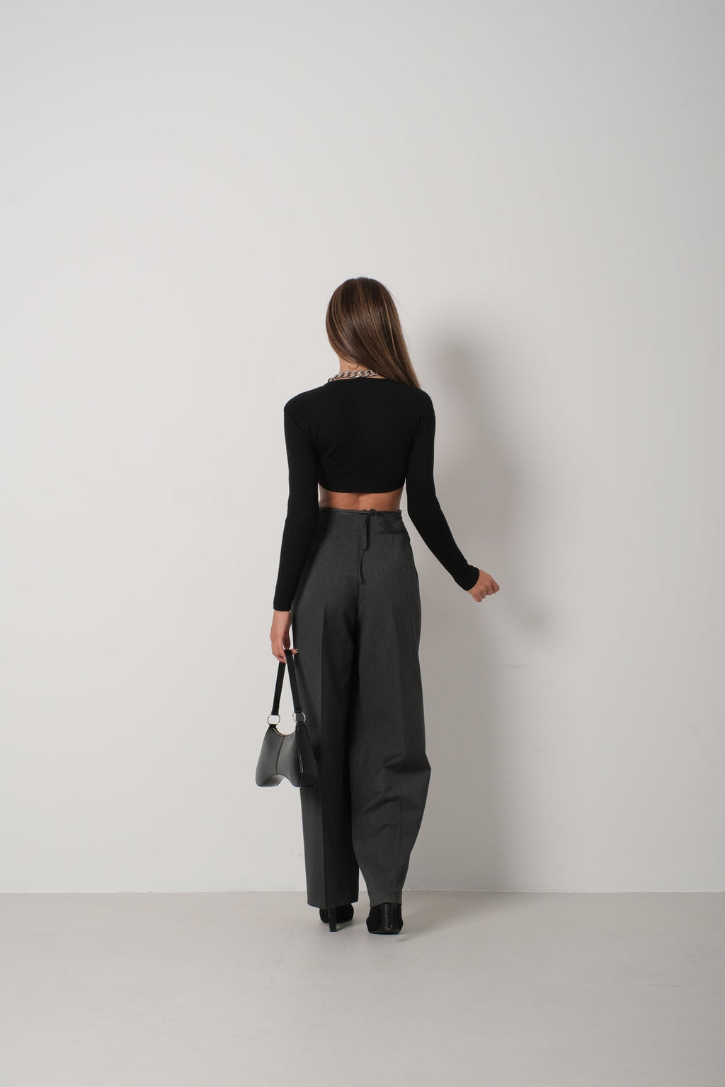 Basic Black Crop Knit Blouse