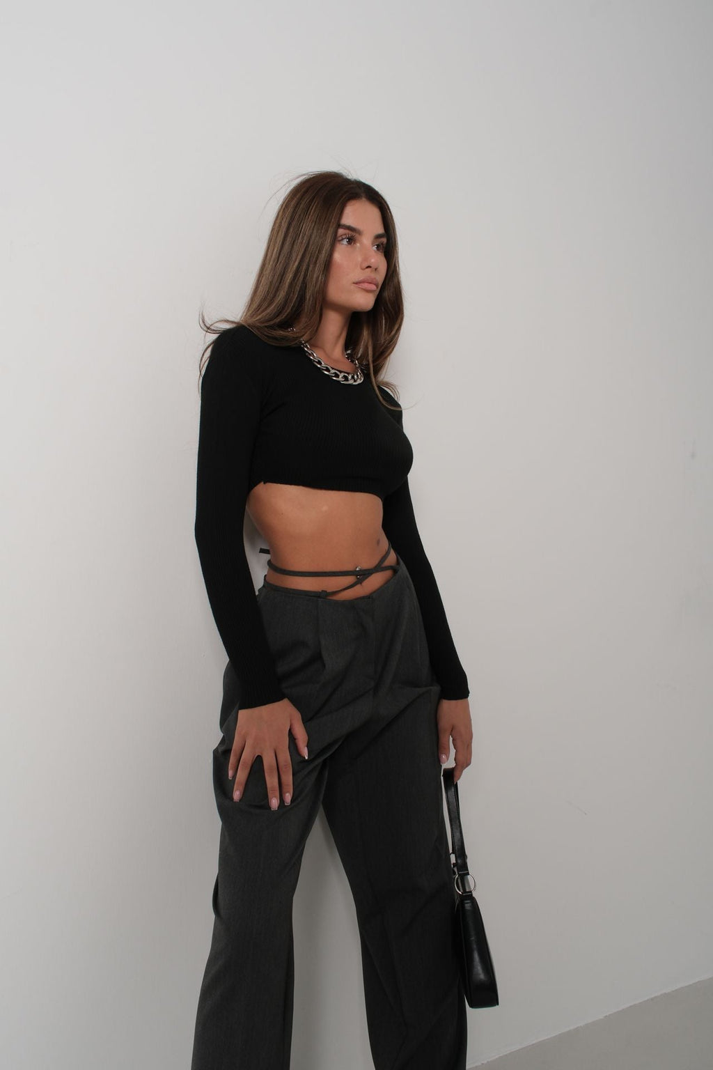 Basic Black Crop Knit Blouse