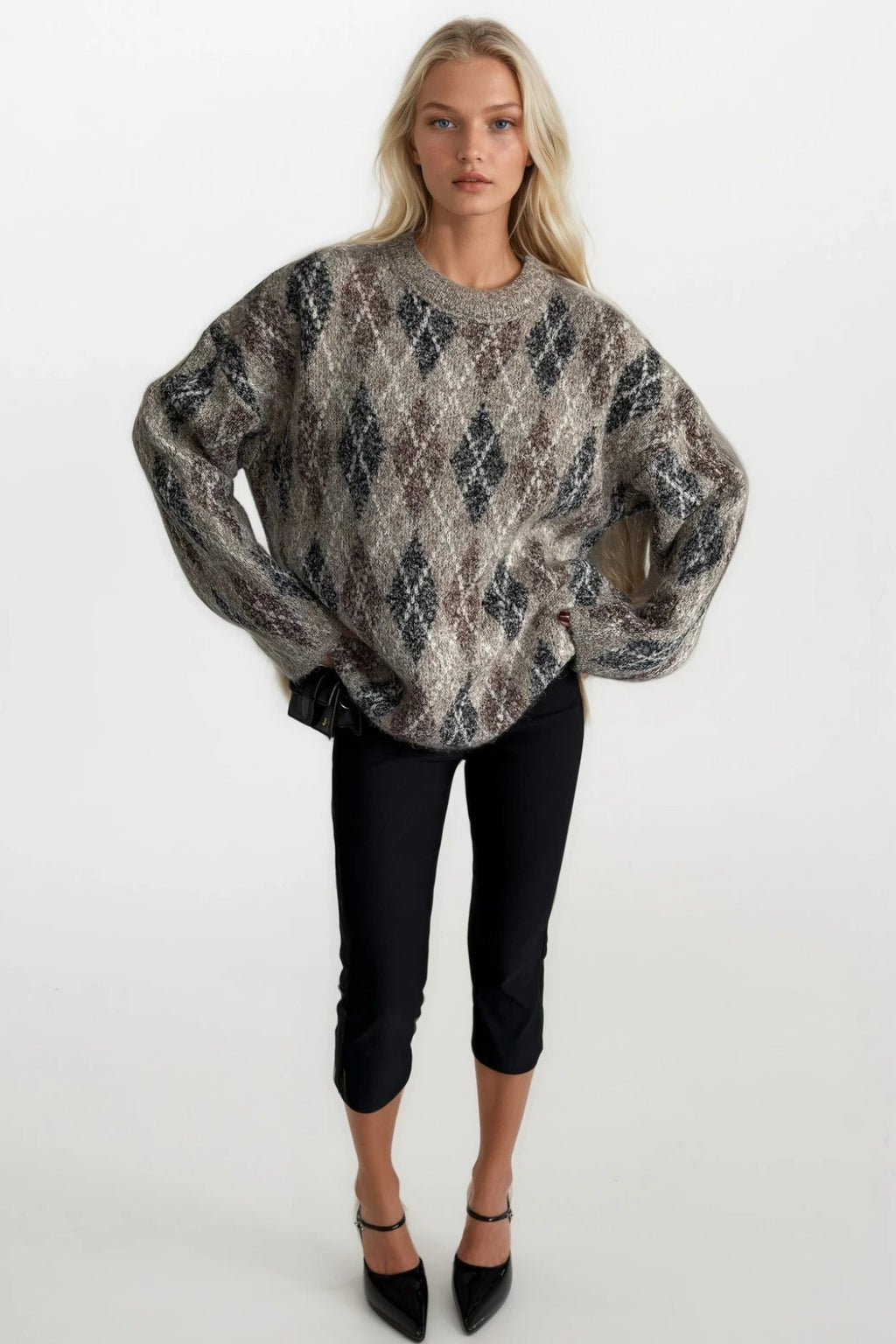 Crew Neck Argyle Pattern Stone Knit Sweater