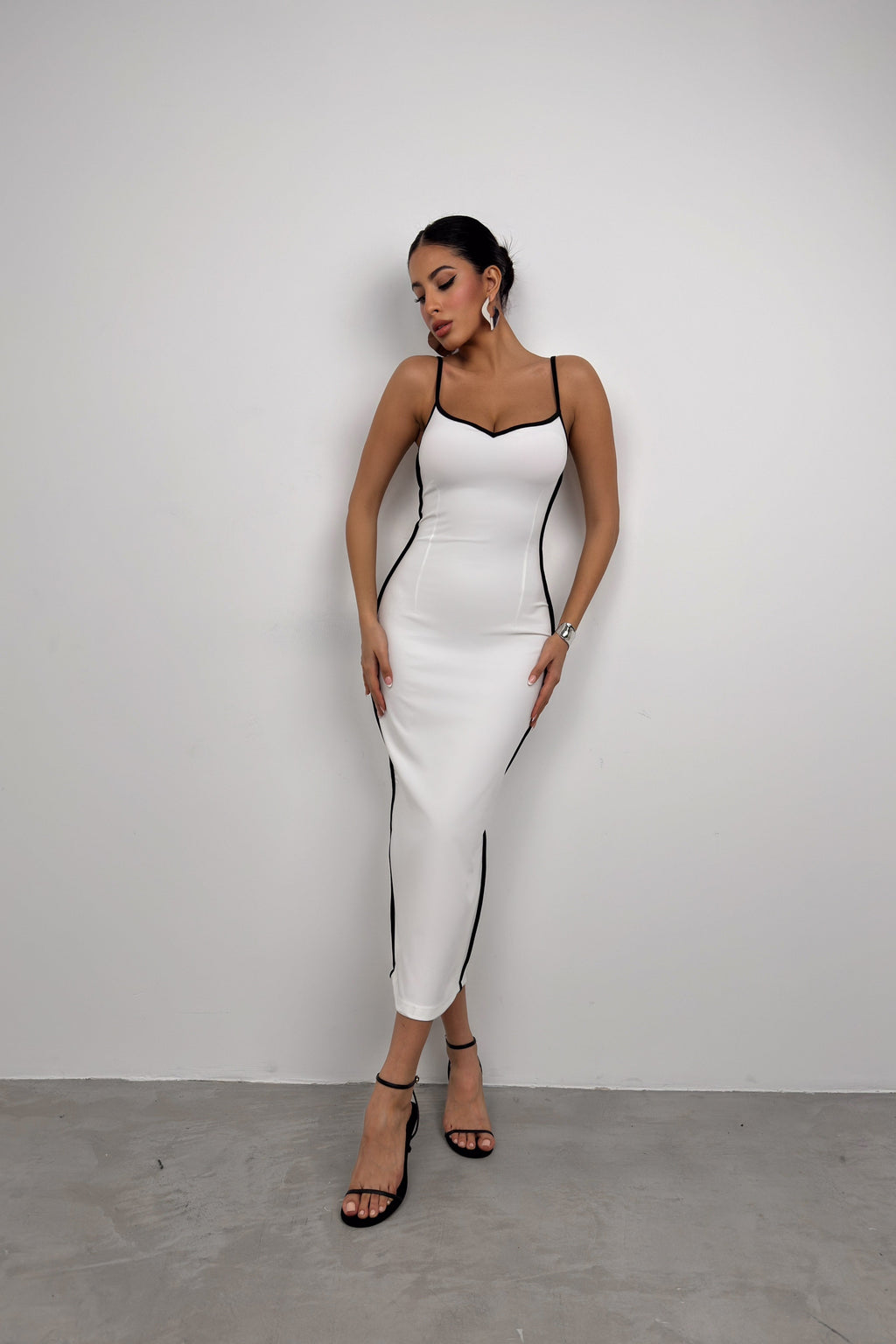 Piping Detail Strappy Kalp Neck White Dress