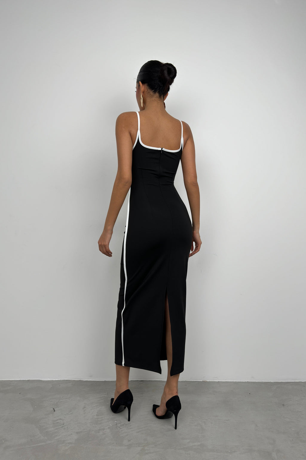 Piping Detail Strappy Sweetheart Neck Black Dress