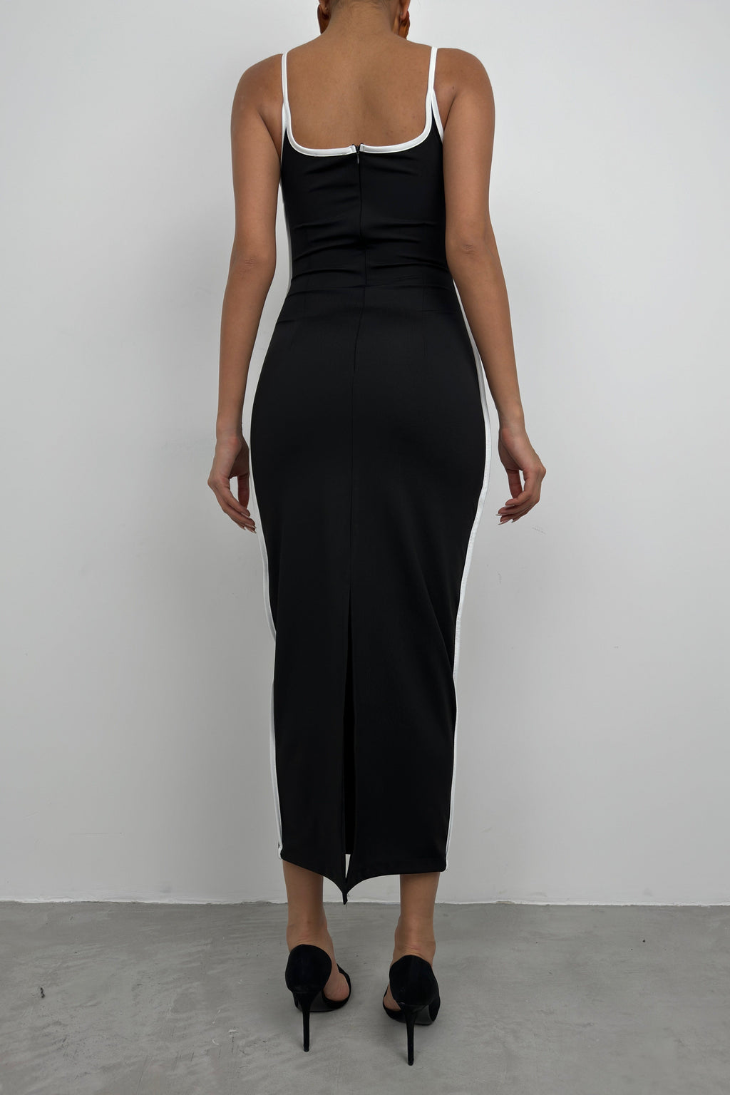 Piping Detail Strappy Sweetheart Neck Black Dress