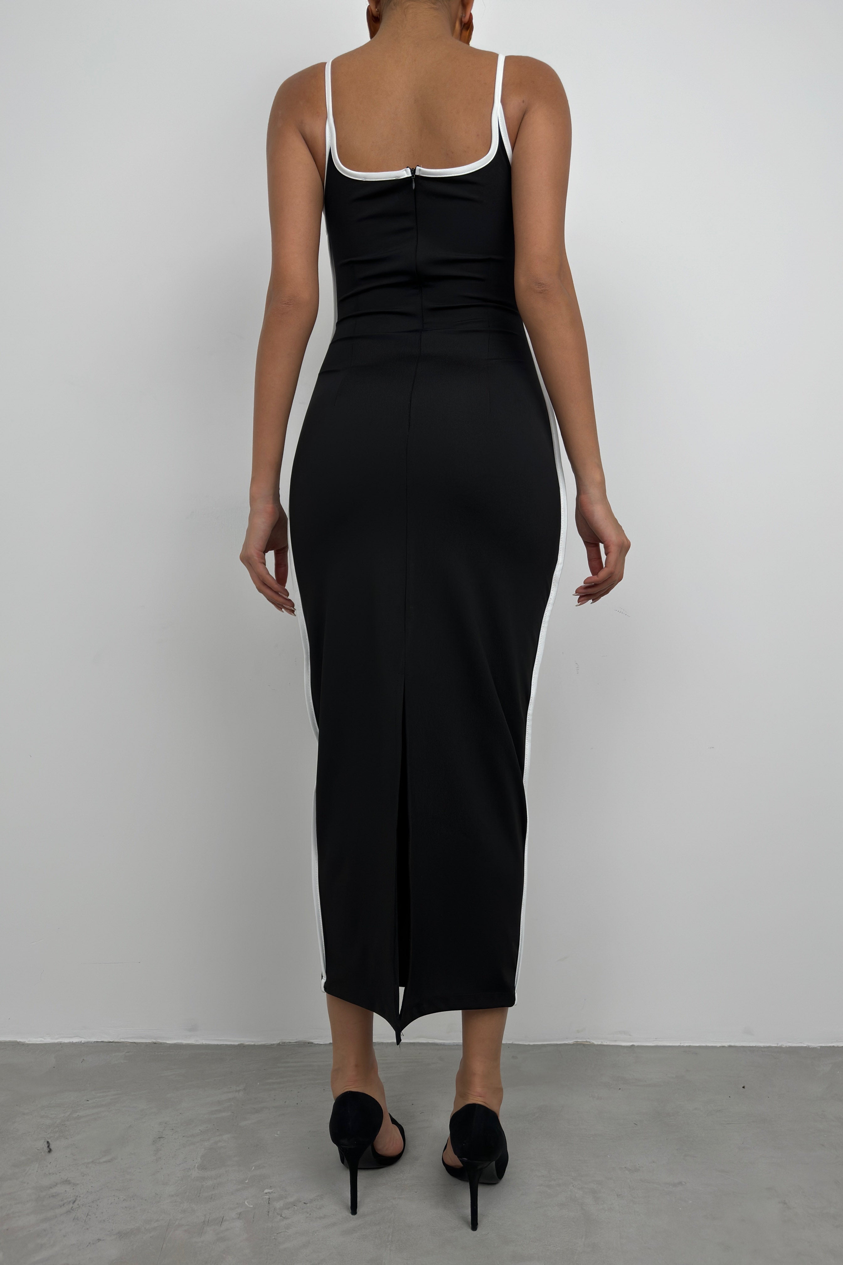 Piping Detail Strappy Sweetheart Neck Black Dress