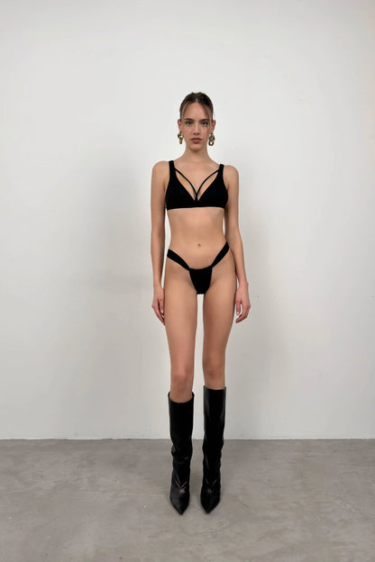 Piping Detail Pleated Black Bikini Set