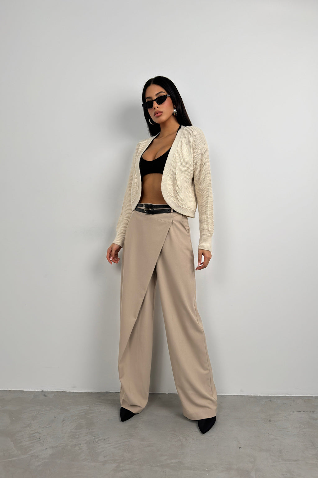 Piped Crop Beige Knit Cardigan