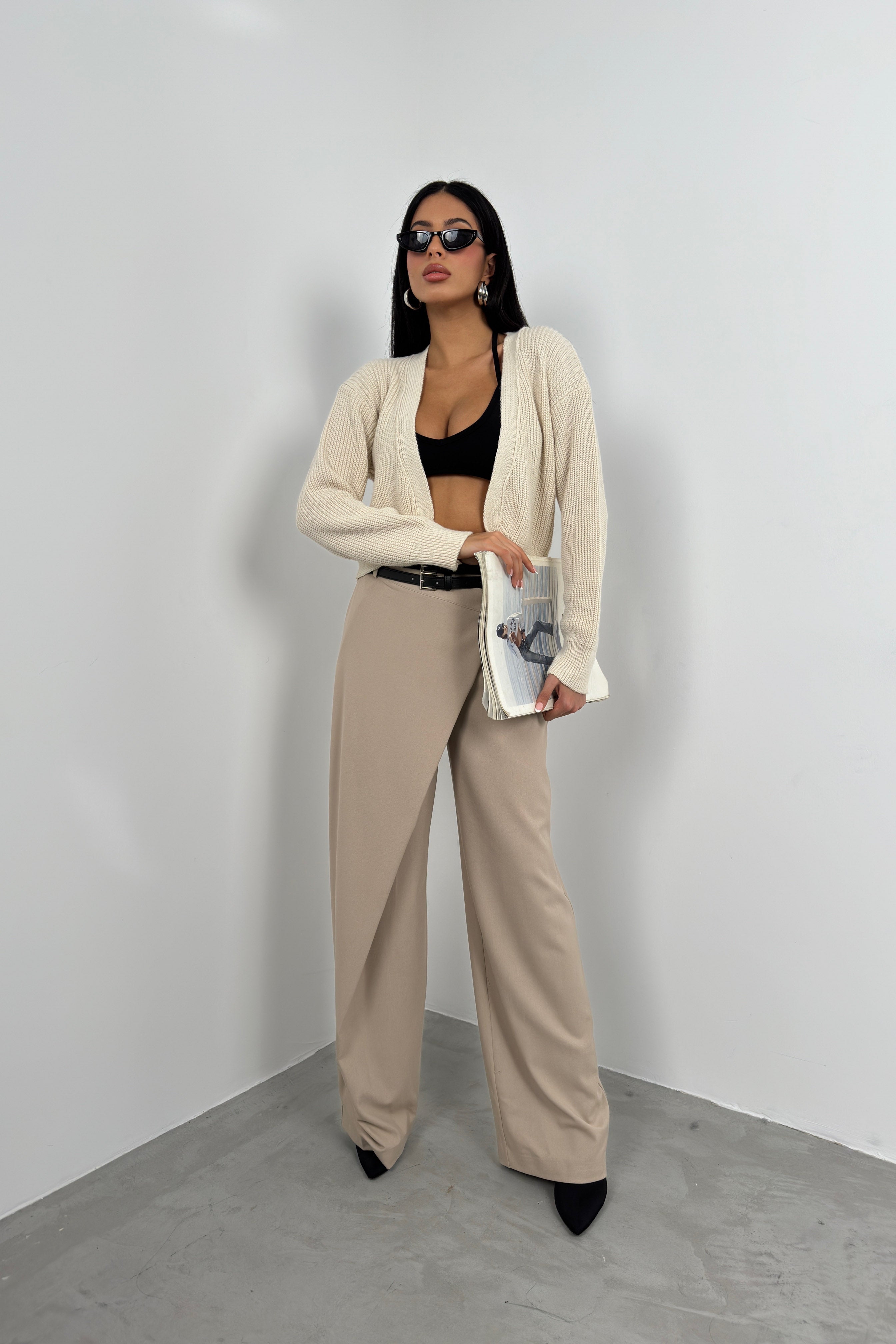 Piped Crop Beige Knit Cardigan