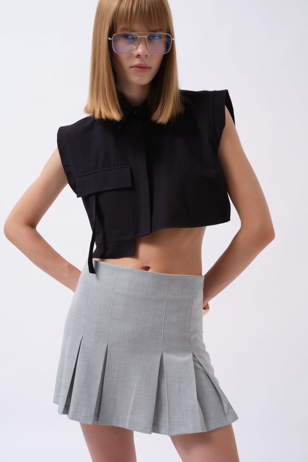 Pocket Detail Sleeveless Linen Black Shirt