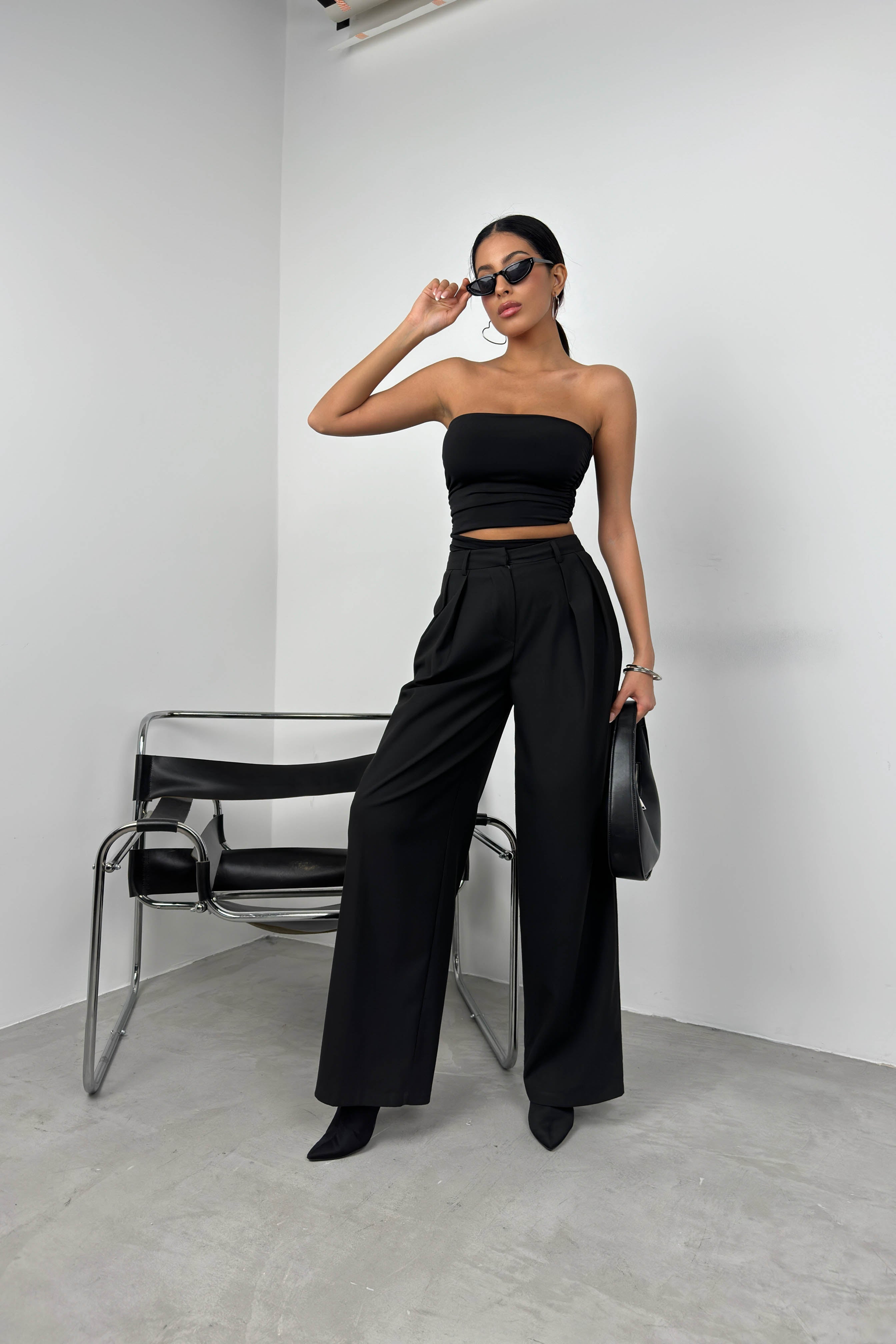 Double-Pleated Wide-Leg Black Pants
