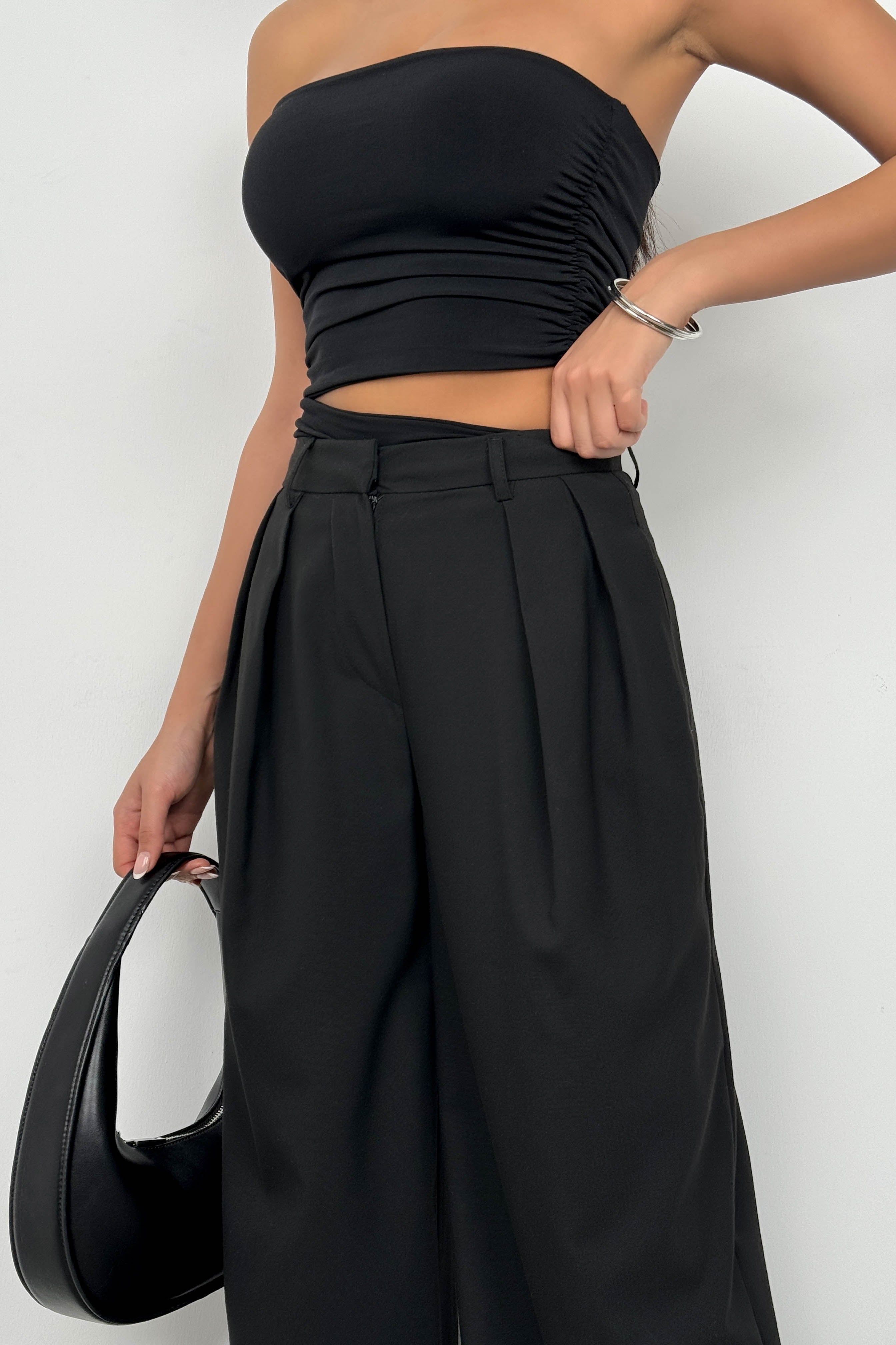 Double-Pleated Wide-Leg Black Pants