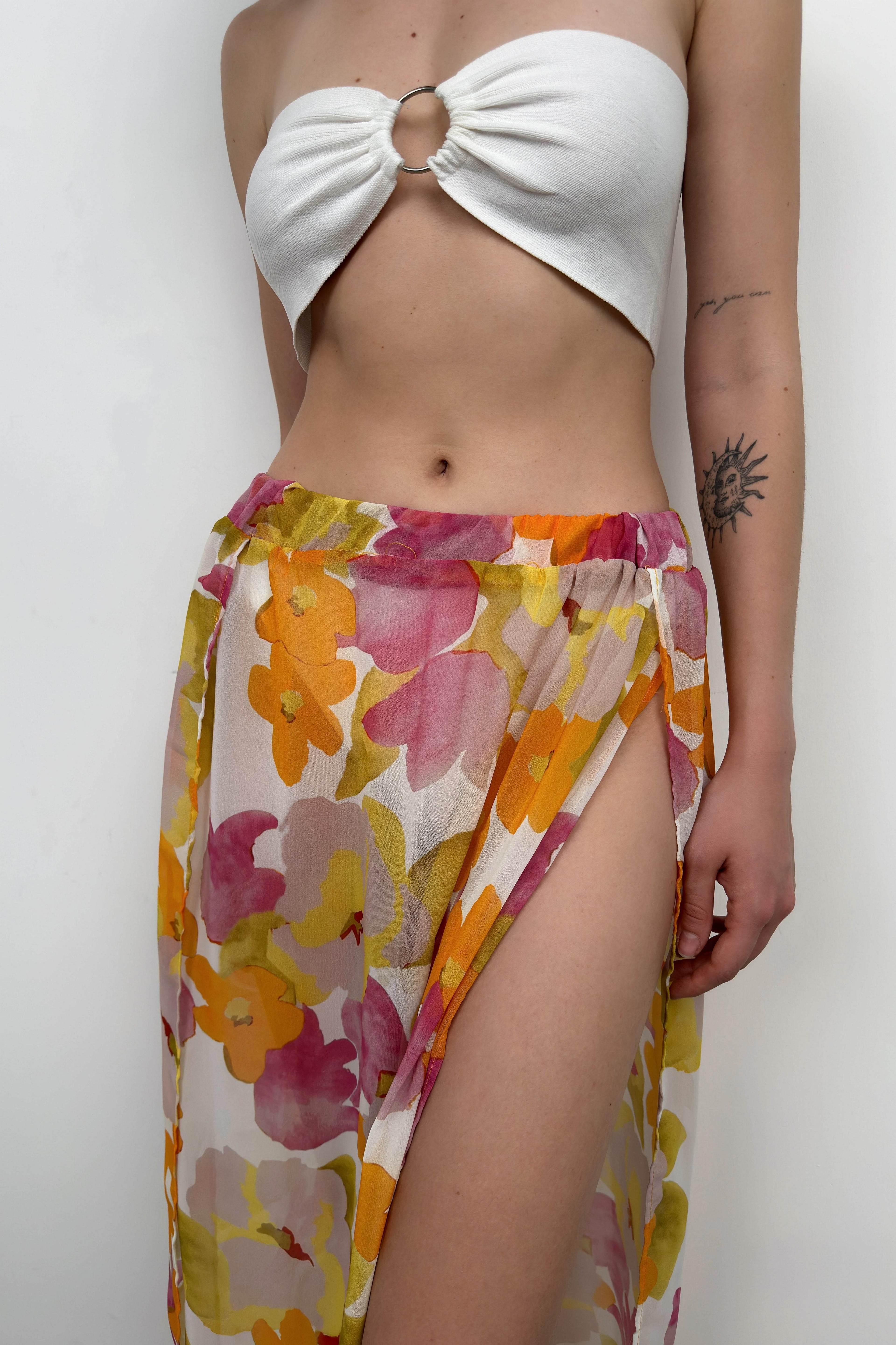 Double Slit Patterned Color Pareo