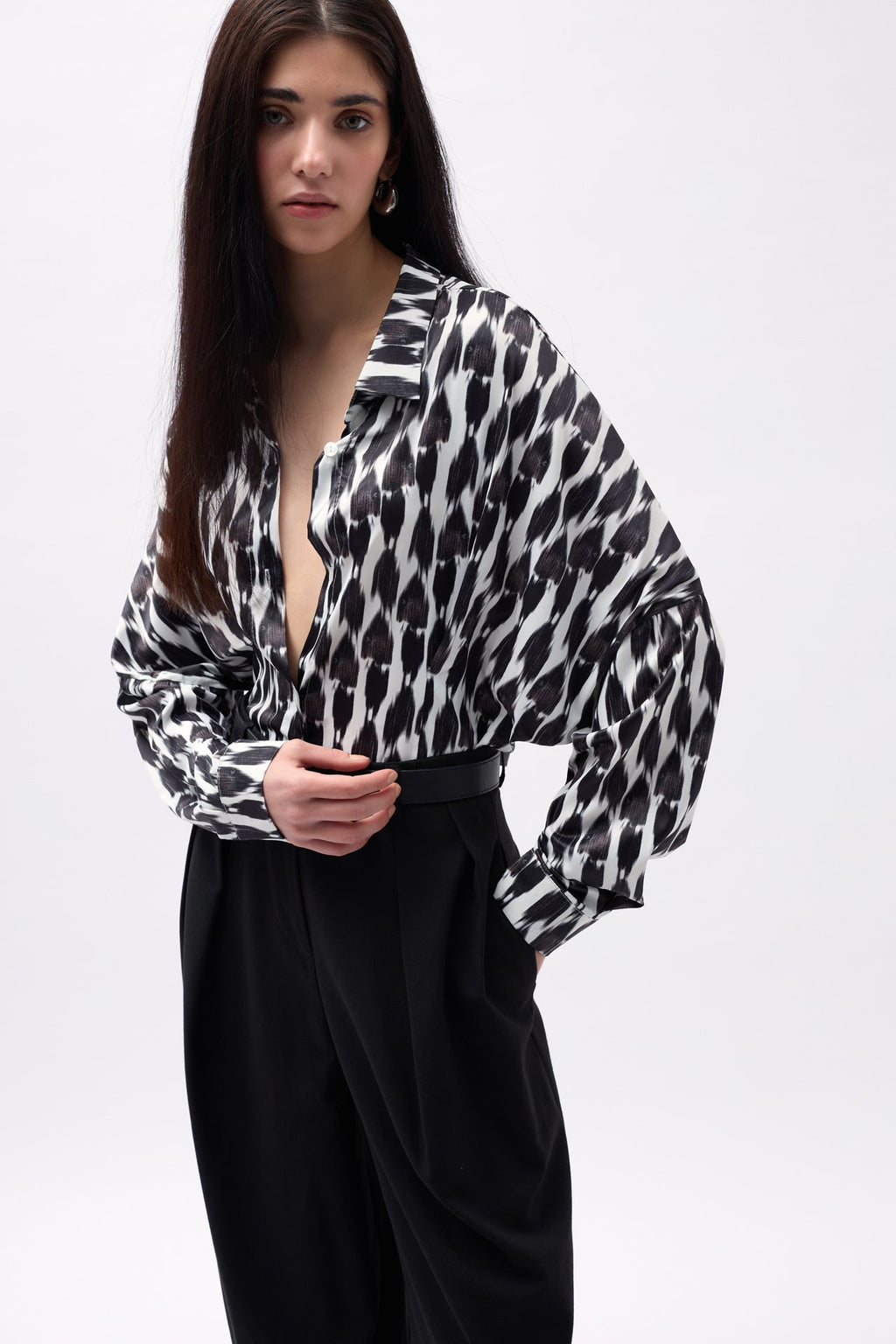 Patterned Black Crop Shirt