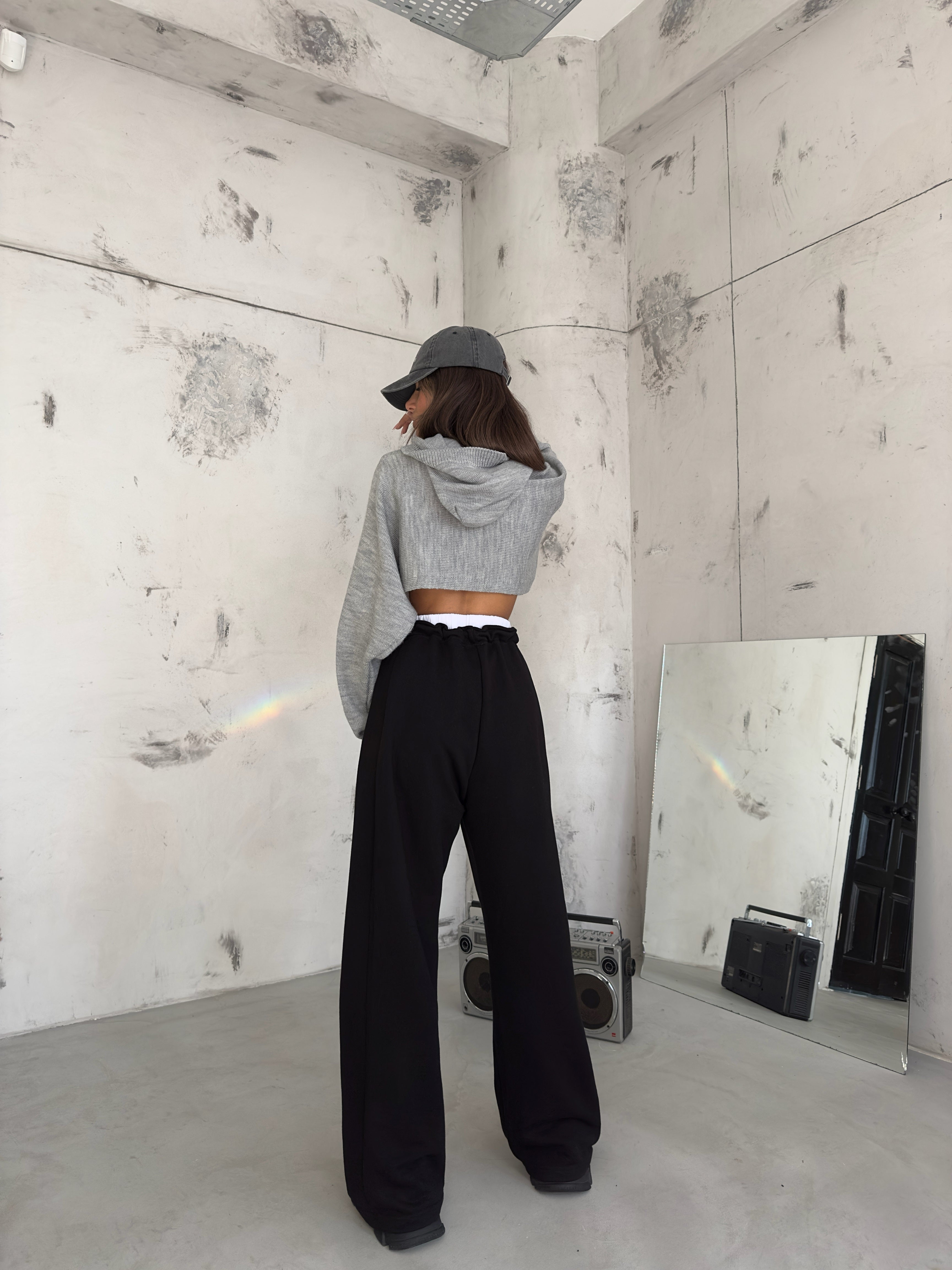 Stitch Detail Wide-Leg Black Sweatpants