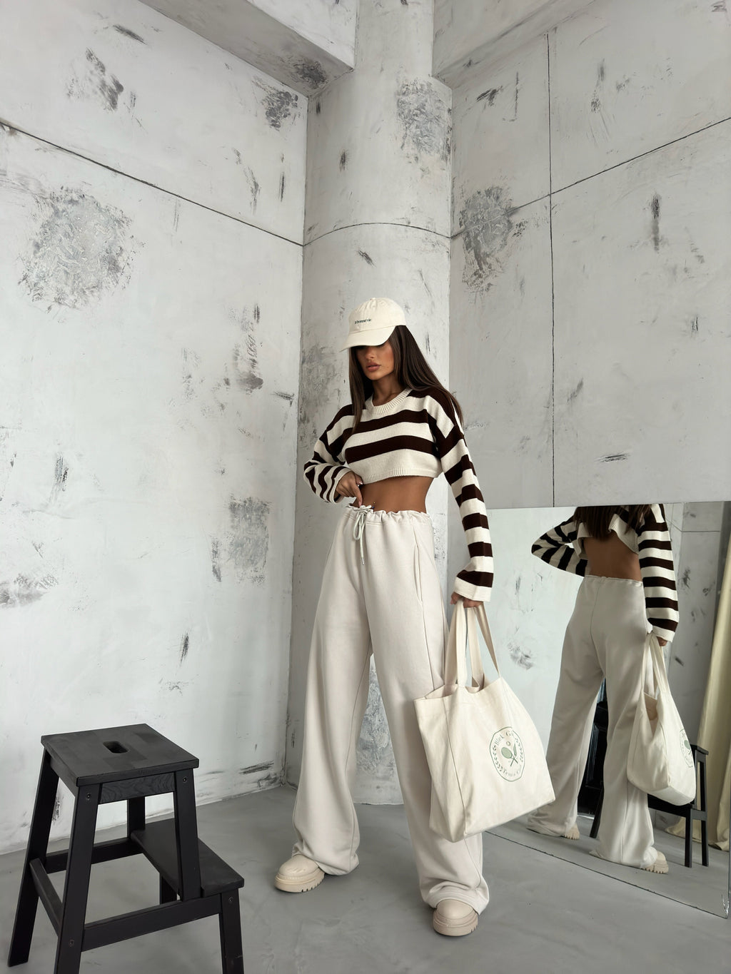 Stitch Detail Wide-Leg Beige Sweatpants