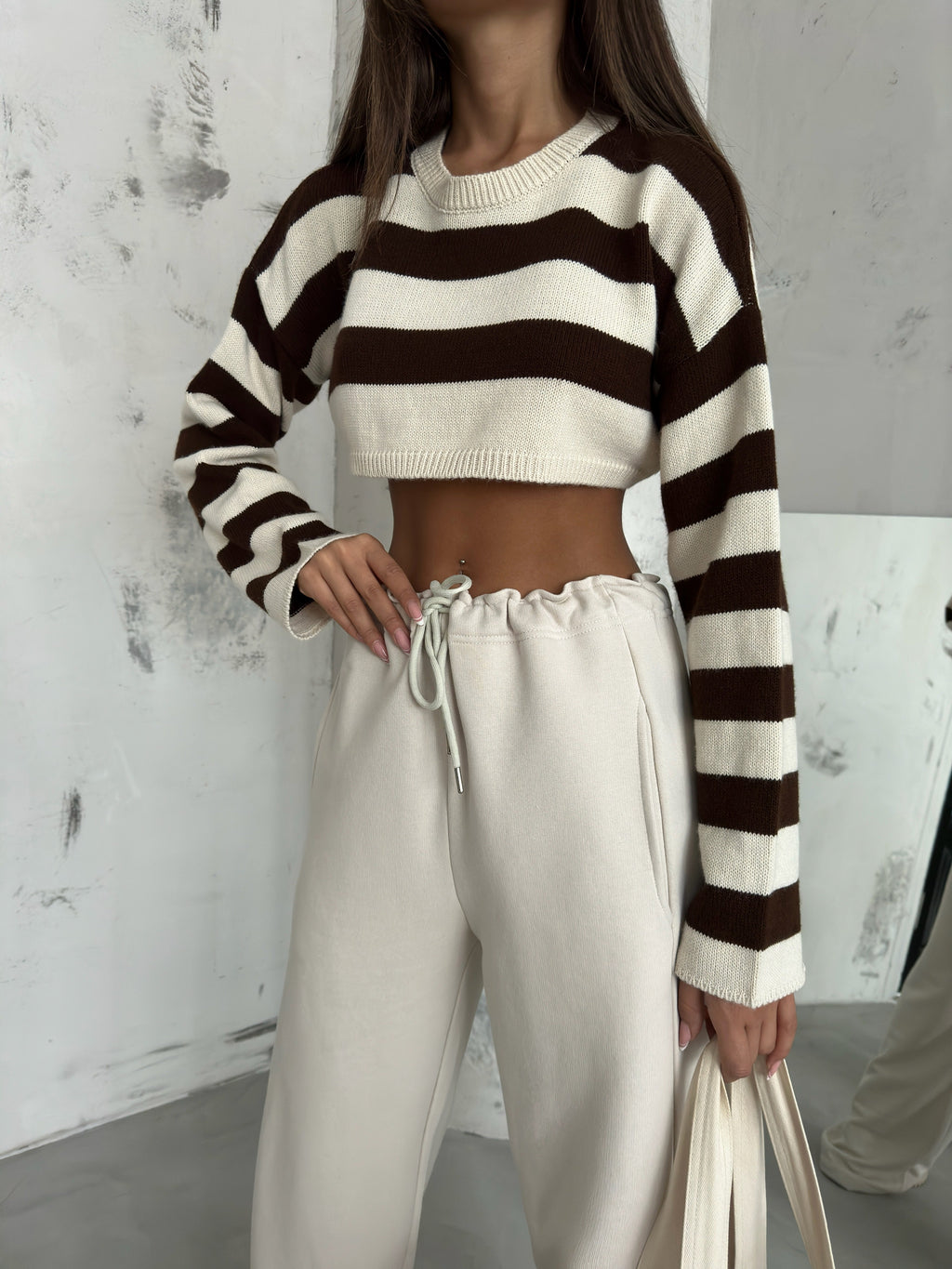 Stitch Detail Wide-Leg Beige Sweatpants