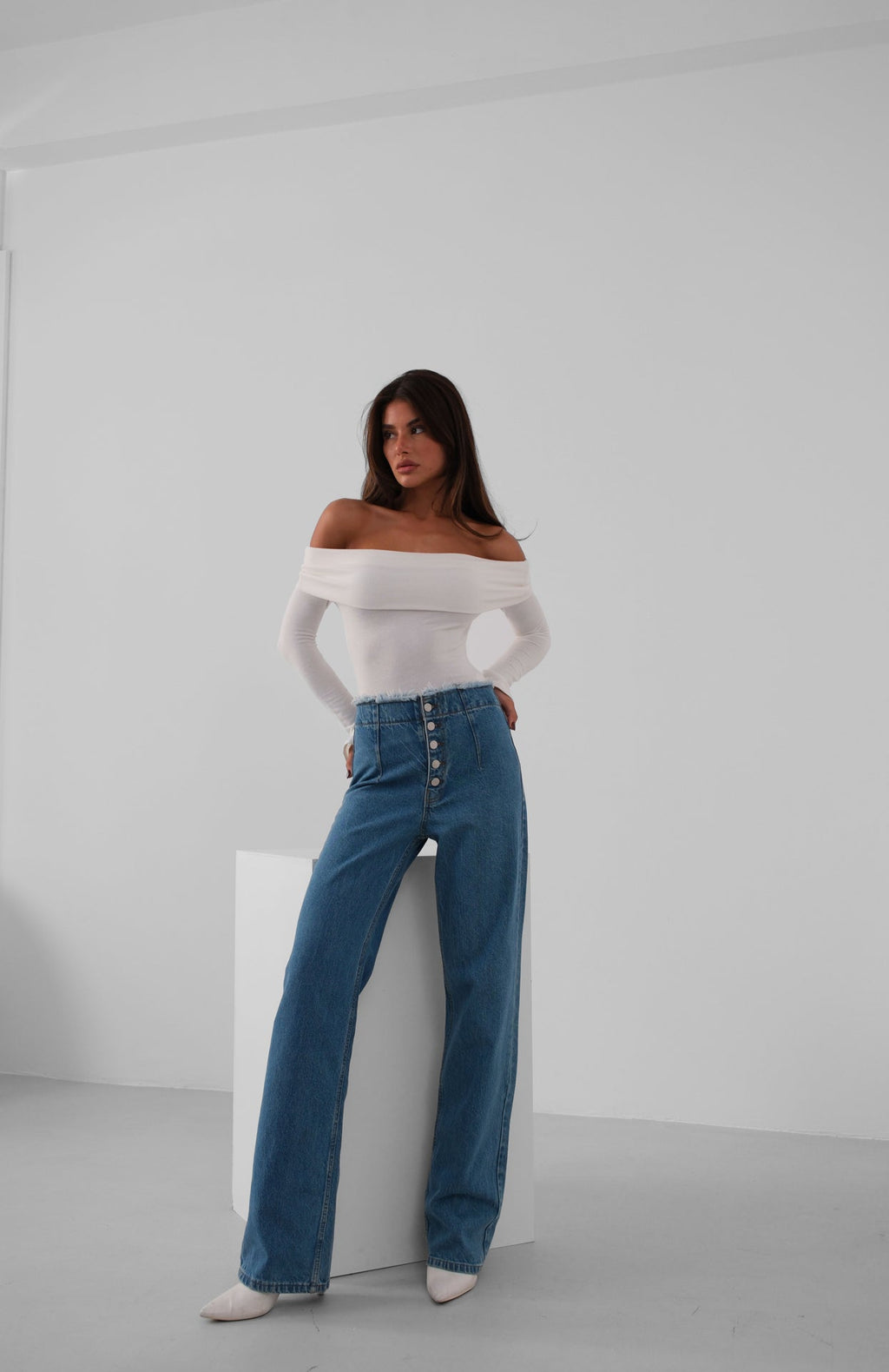 Button Detail Pleated Dark Blue Jeanss