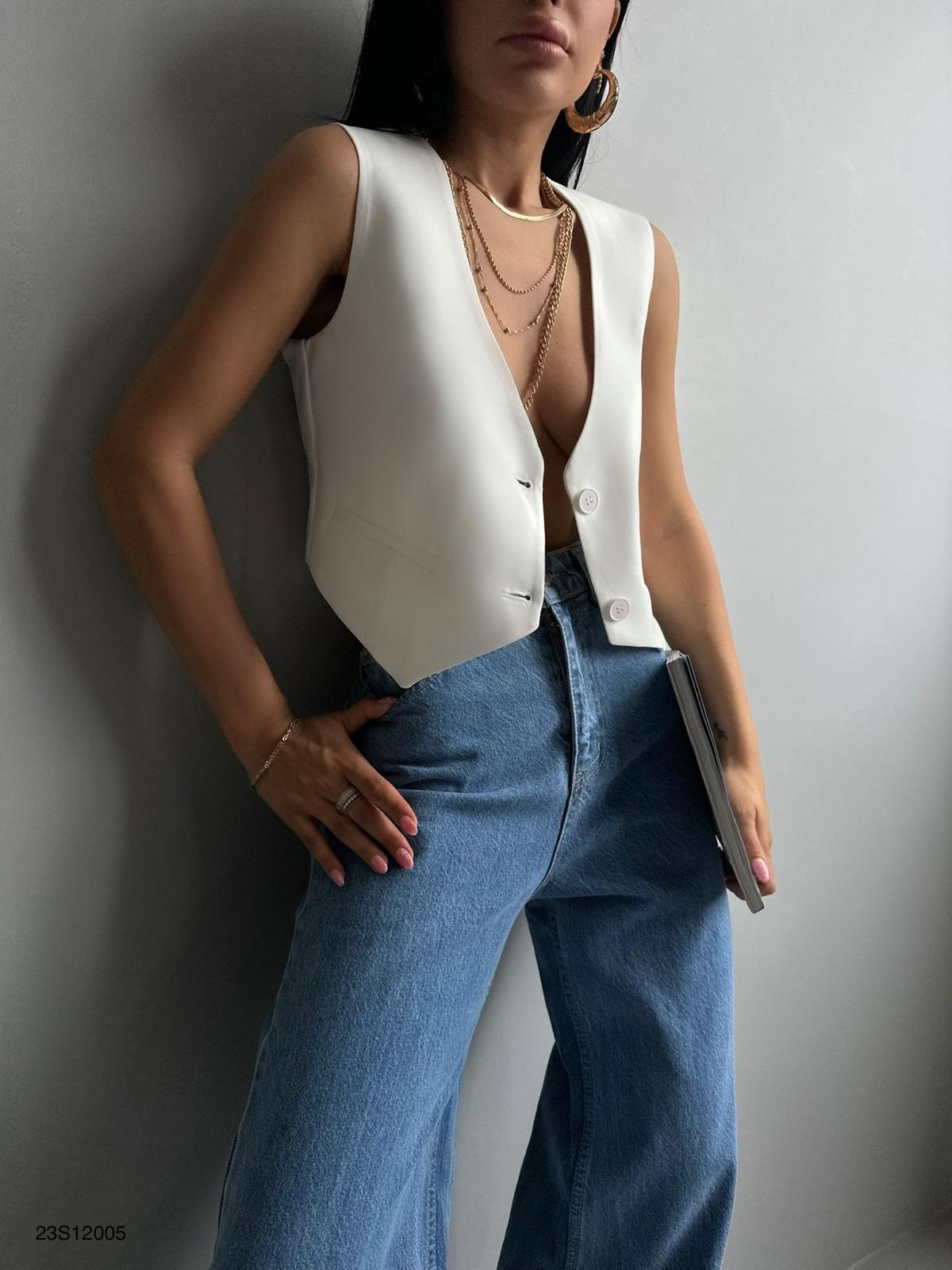 Buttoned Crop Vest