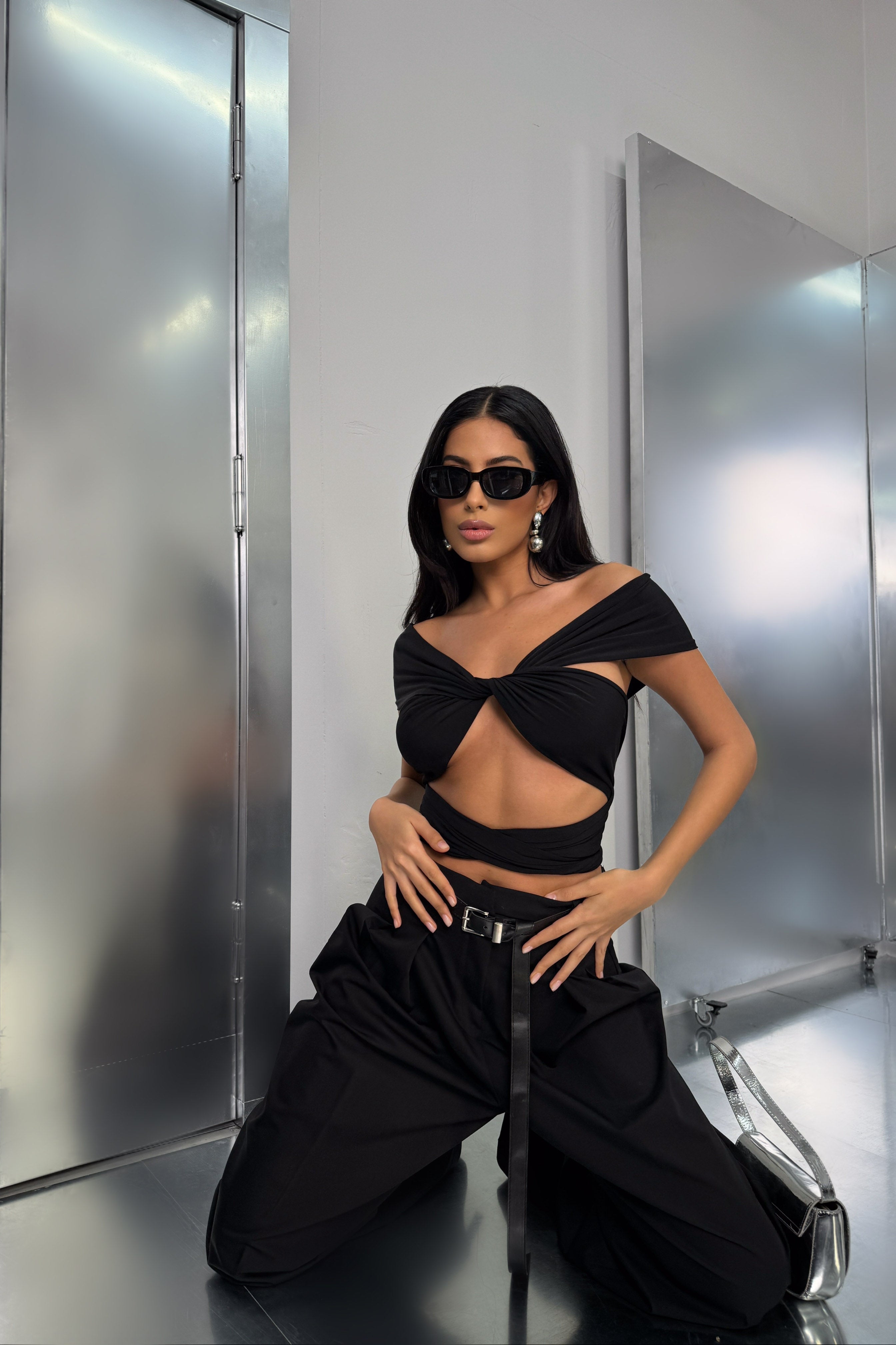 Knot Detail Strapless Black Crop Blouse