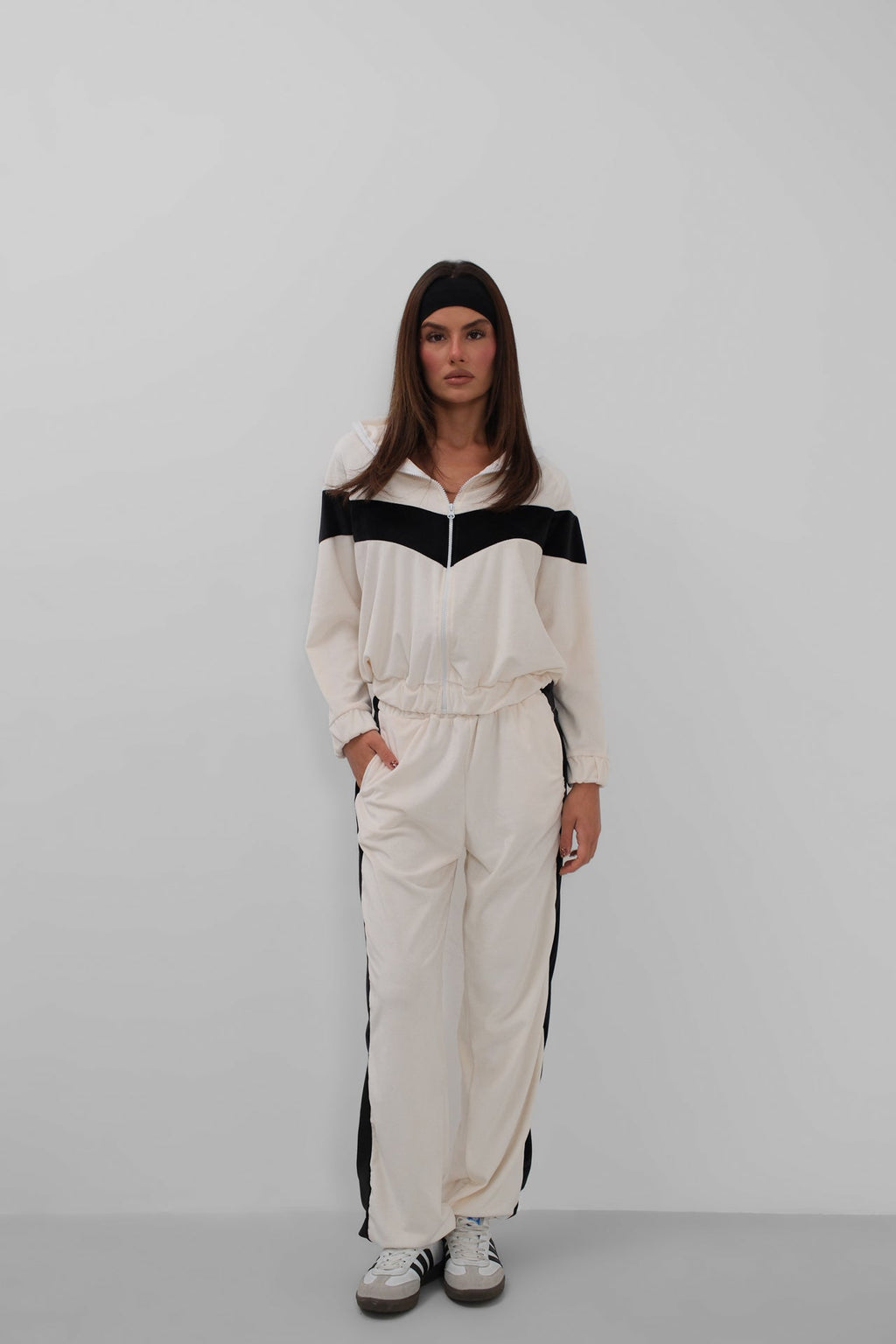 Contrast Detail Zippered Velvet Tracksuit White Set