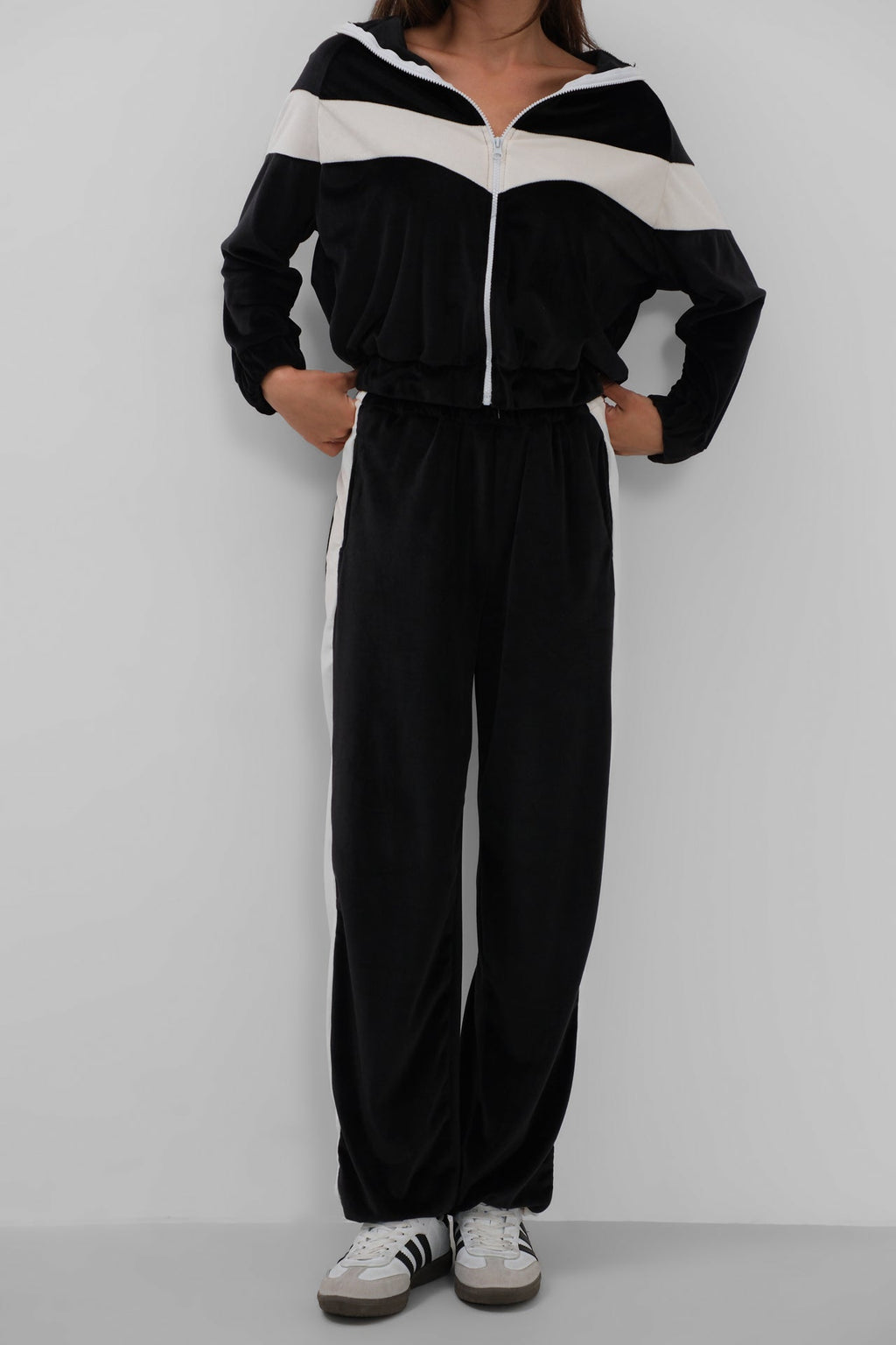 Trim Detail Zippered Andlvet Tracksuit Black Set
