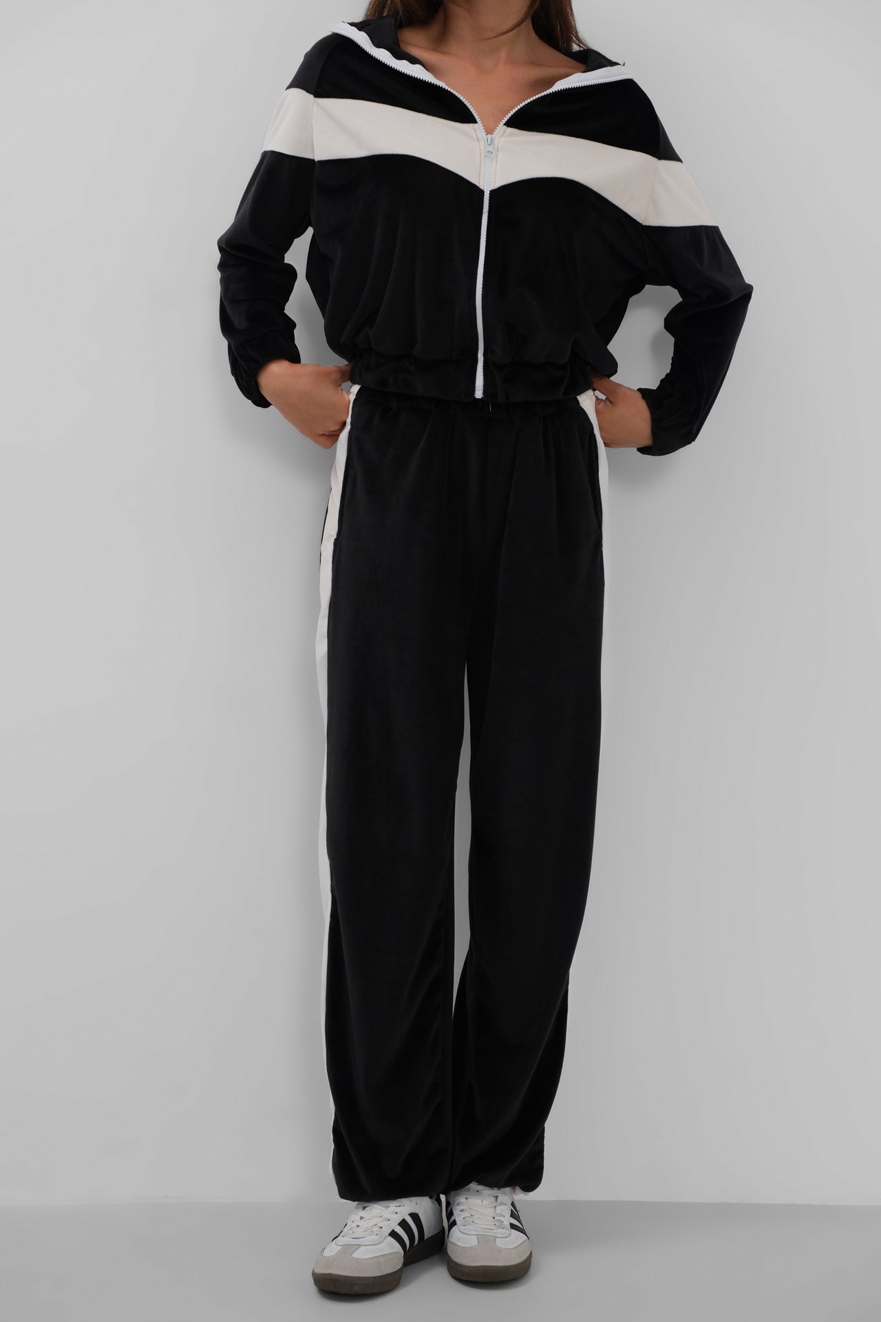 Trim Detail Zippered Andlvet Tracksuit Black Set