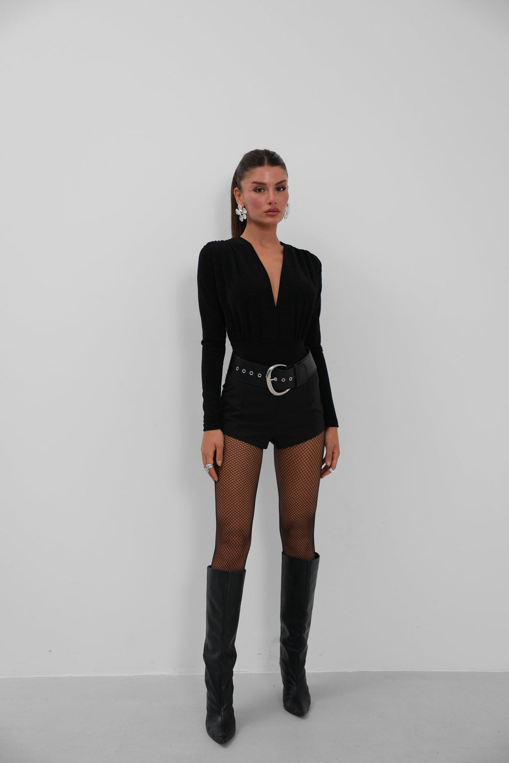 Bust Cut-Out Simli Black Bodysuit