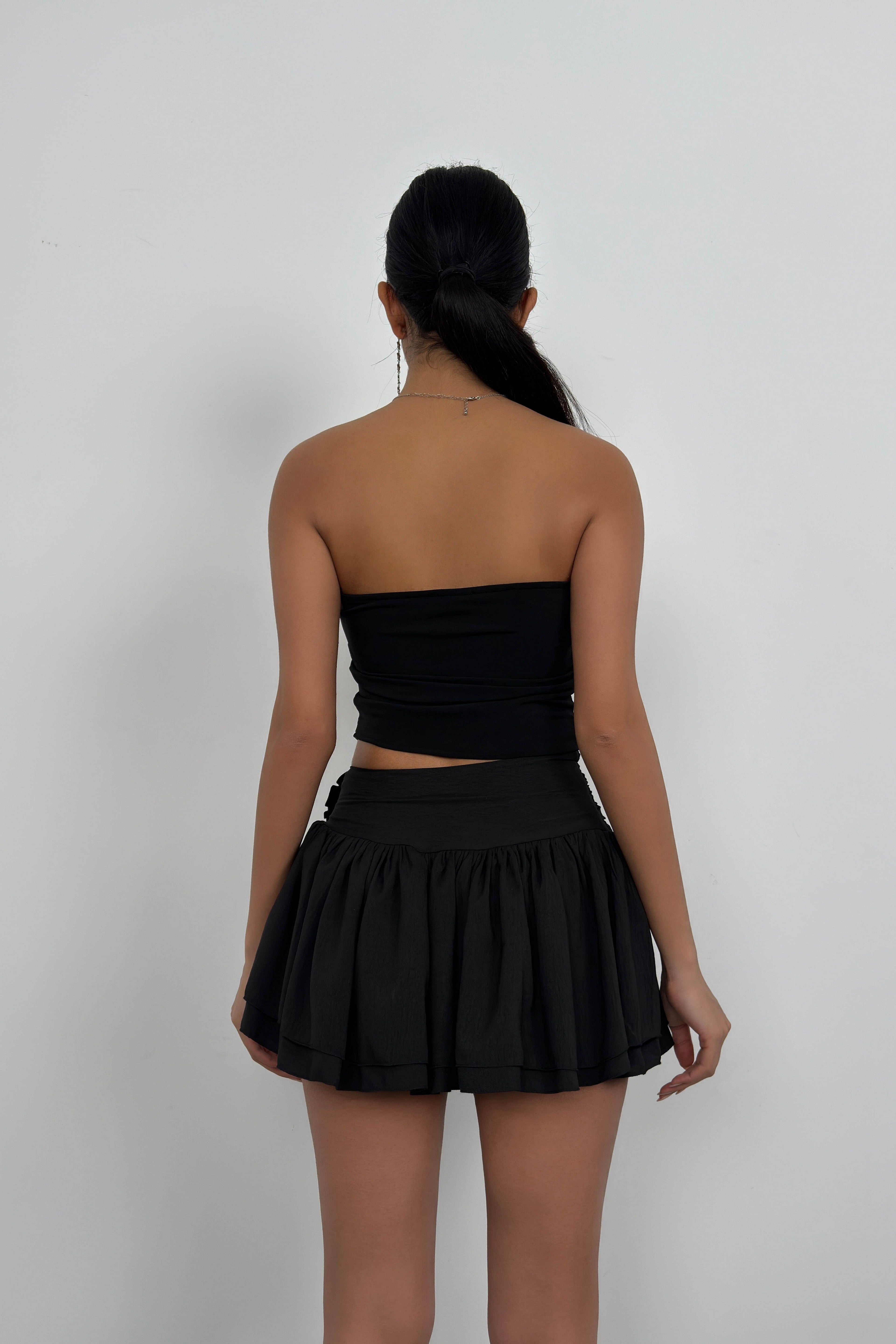 Rose Detail Ruffle Black Skirt